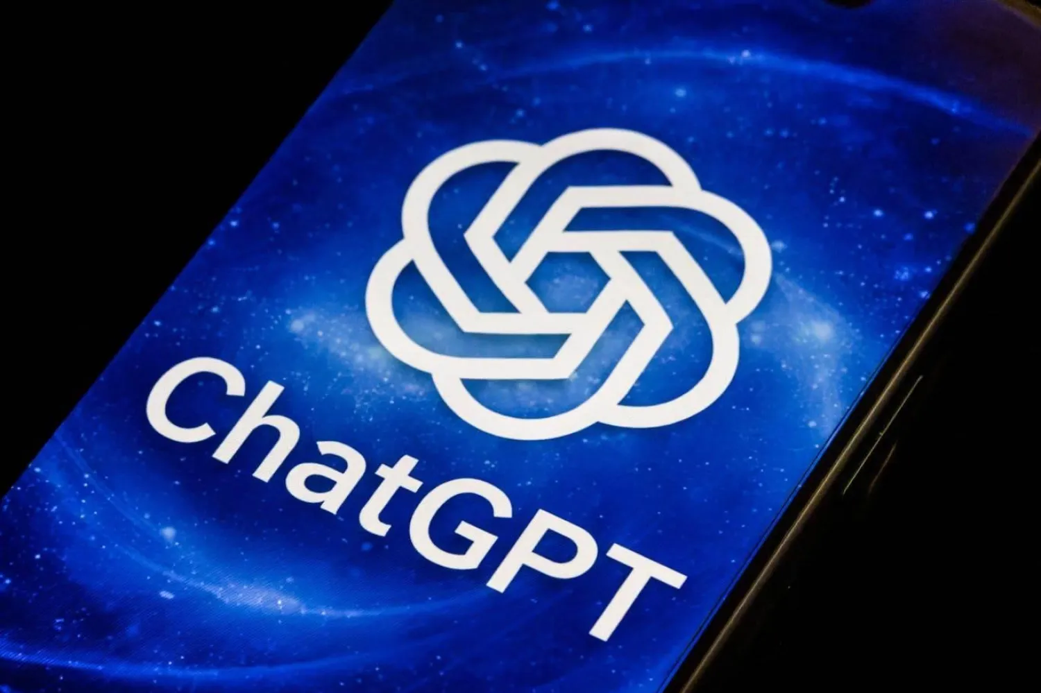 15 Mayıs 2026'da Fransa'nın Güney Korsika bölgesindeki Sartene'de bir akıllı telefon ekranında ChatGPT logosu görülüyor (Hans Lucas/AFP)