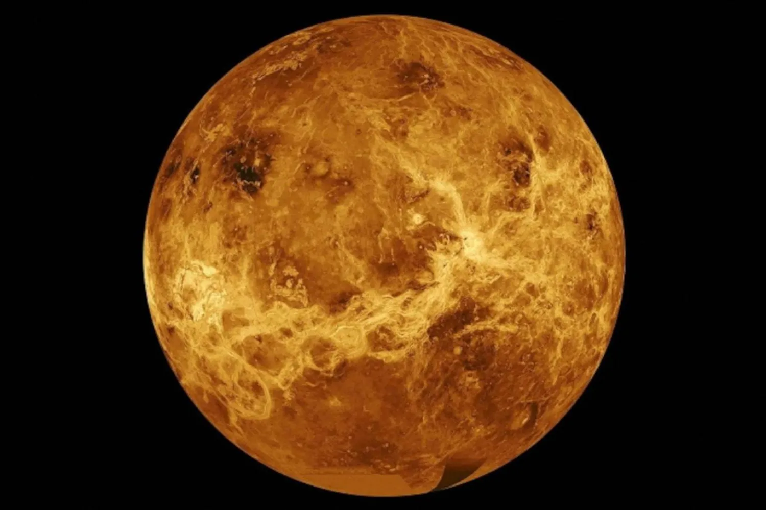 Venüs'ün kalın atmosferinin yarattığı sera etkisi, gezegenin yüzey sıcaklığının 471 dereceye kadar yükselmesine neden oluyor (NASA/JPL-Caltech)