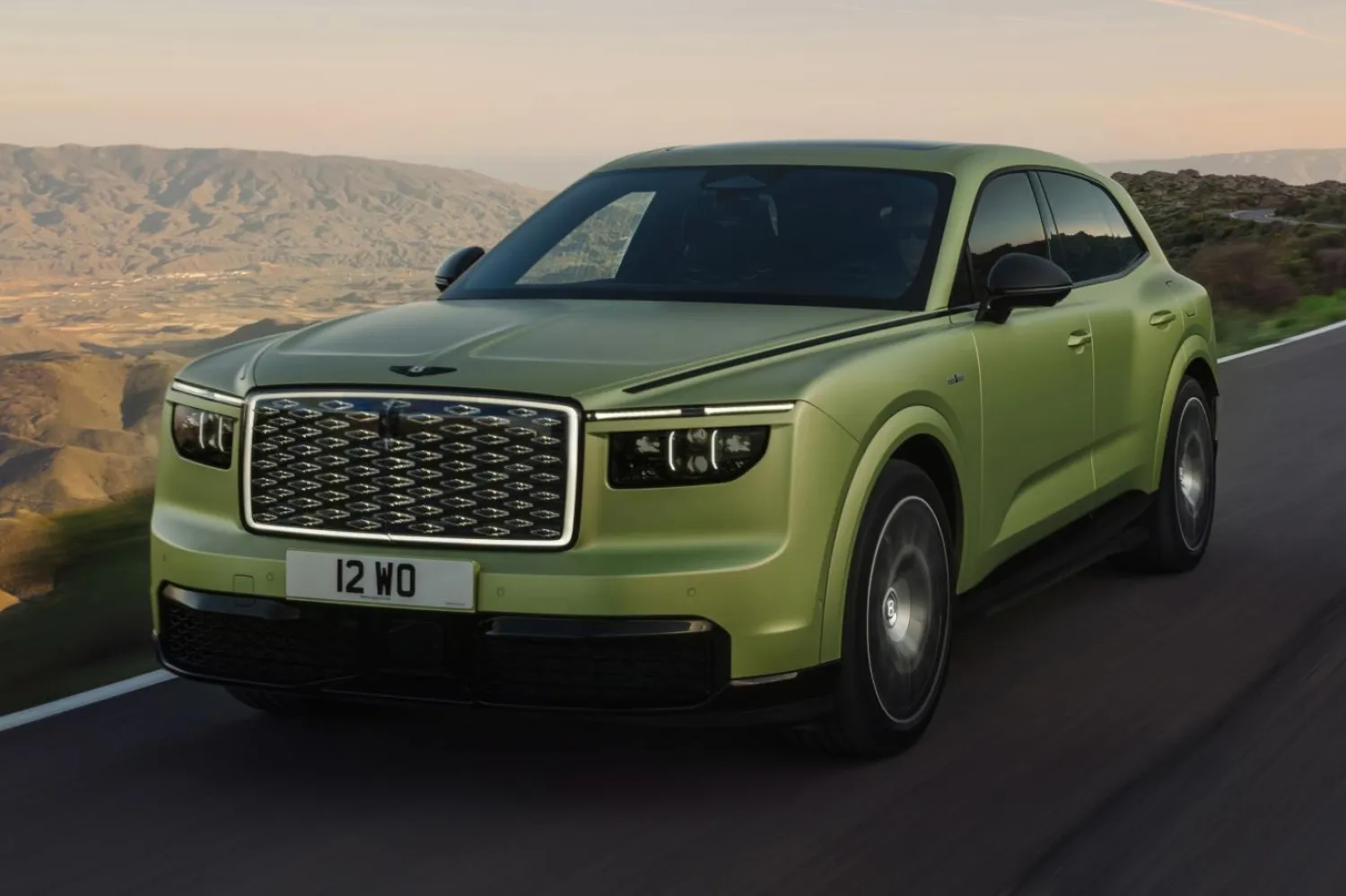 Bentley CEO'su Frank-Steffen Walliser, yapay motor sesini "araca duygu katmak" için eklediklerini söylüyor (Bentley)