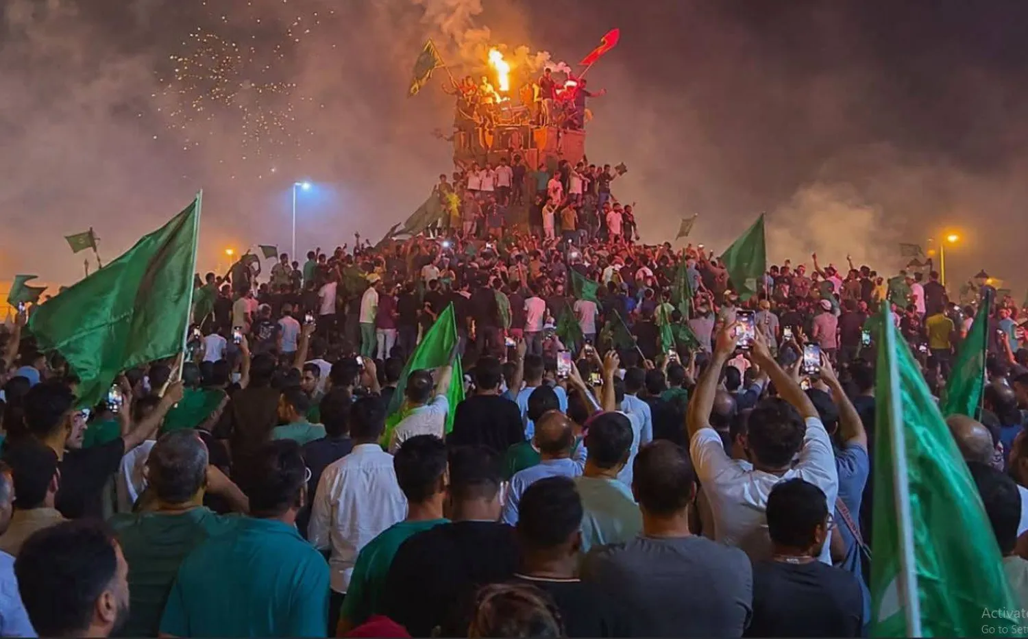 جانب من احتفالات أنصار القذافي في بني وليد بذكرى «ثورة الفاتح» (وسائل إعلام محلية)