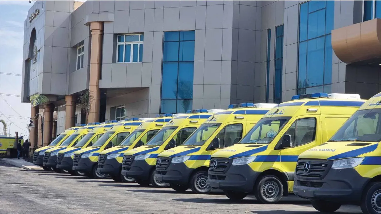 Mısır Ambulans İdaresi'ne ait ambulanslar