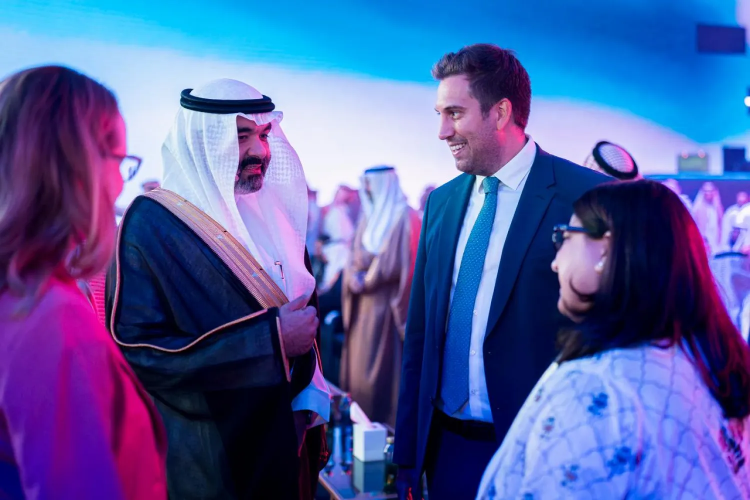 وزير الدولة النمساوي في المستشارية الاتحادية للشؤون الرقمية والدستور والخدمة العامة ألكسندر برول ووزير الاتصالات وتقنية المعلومات السعودية عبد الله السواحه خلال مؤتمر «ليب 2026» (الشرق الأوسط)