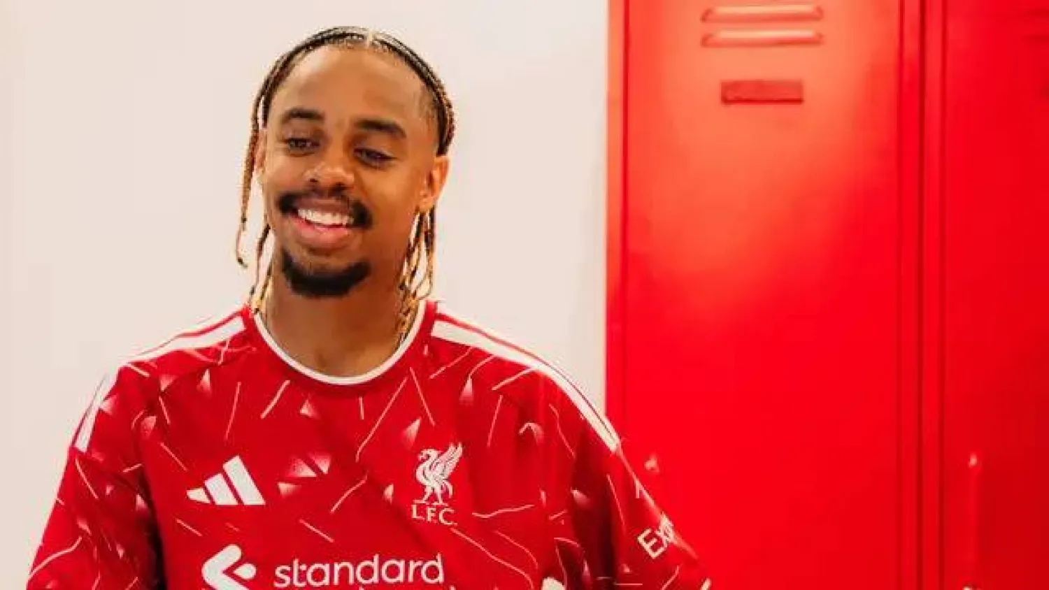 برادلي باركولا انتقل لليفربول مقابل 145 مليون يورو (نادي ليفربول)