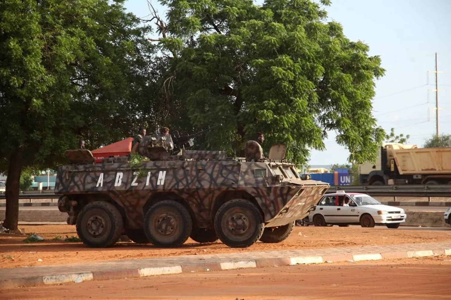  A military armored vehicle takes position on the street following a mutineers' attack on the airport and the presidency in Niamey, Niger, August 30, 2026. (Reuters)