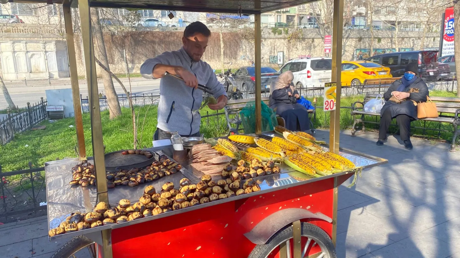 من أكلات الخريف في إسطنبول (شاترستوك)