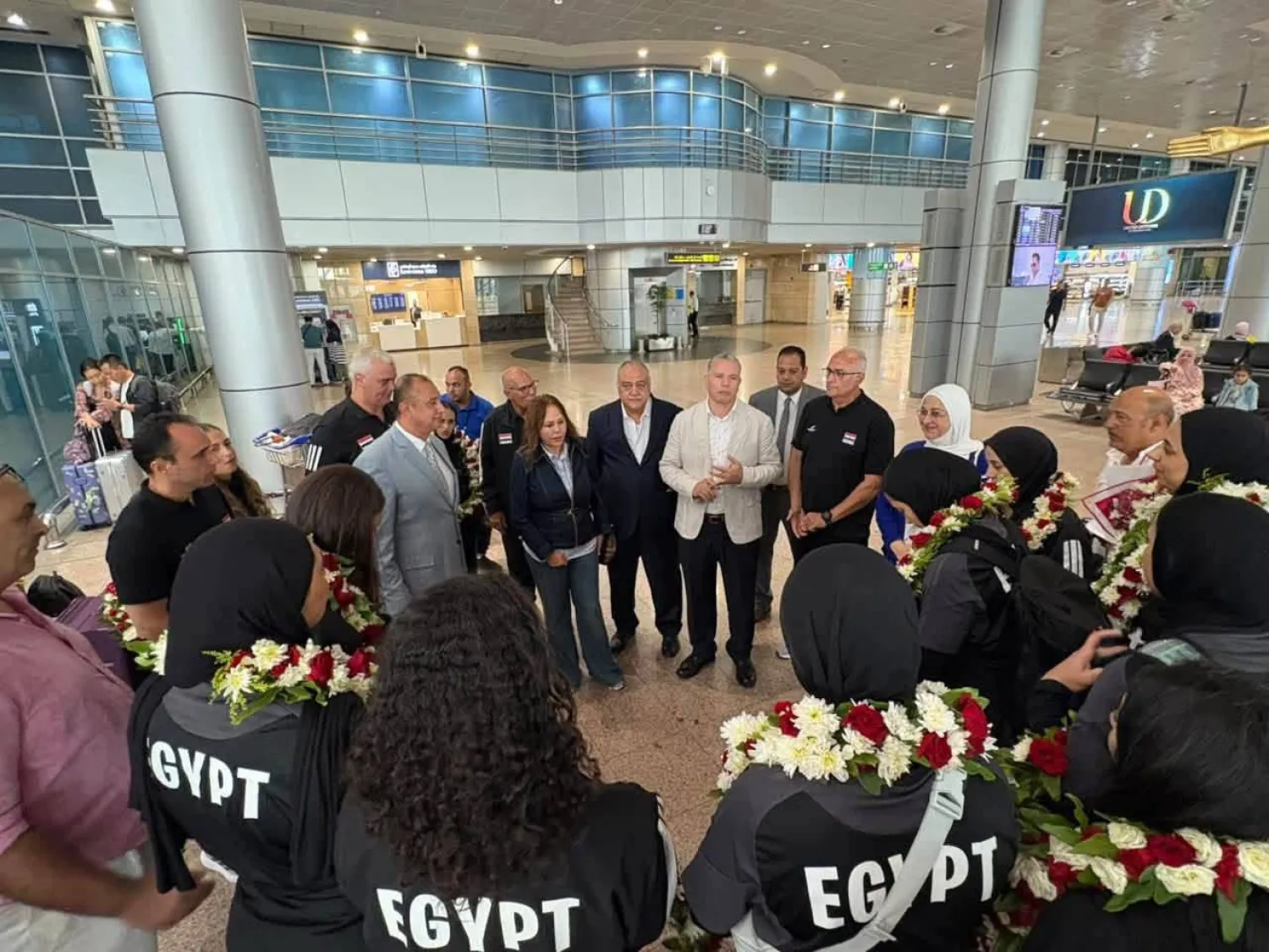 جانب من استقبال منتخب مصر للسيدات (الاتحاد المصري- فيسبوك)