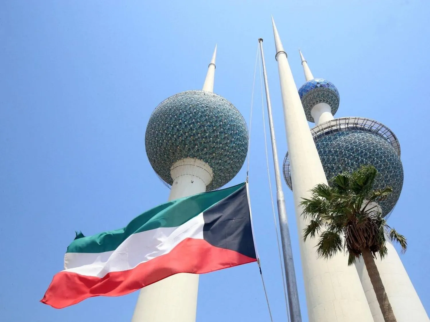 أسندت المحكمة للمتهمين «الطعن في حقوق وصلاحيات أمير البلاد وإذاعة أخبار مغرضة» (الشرق الأوسط)