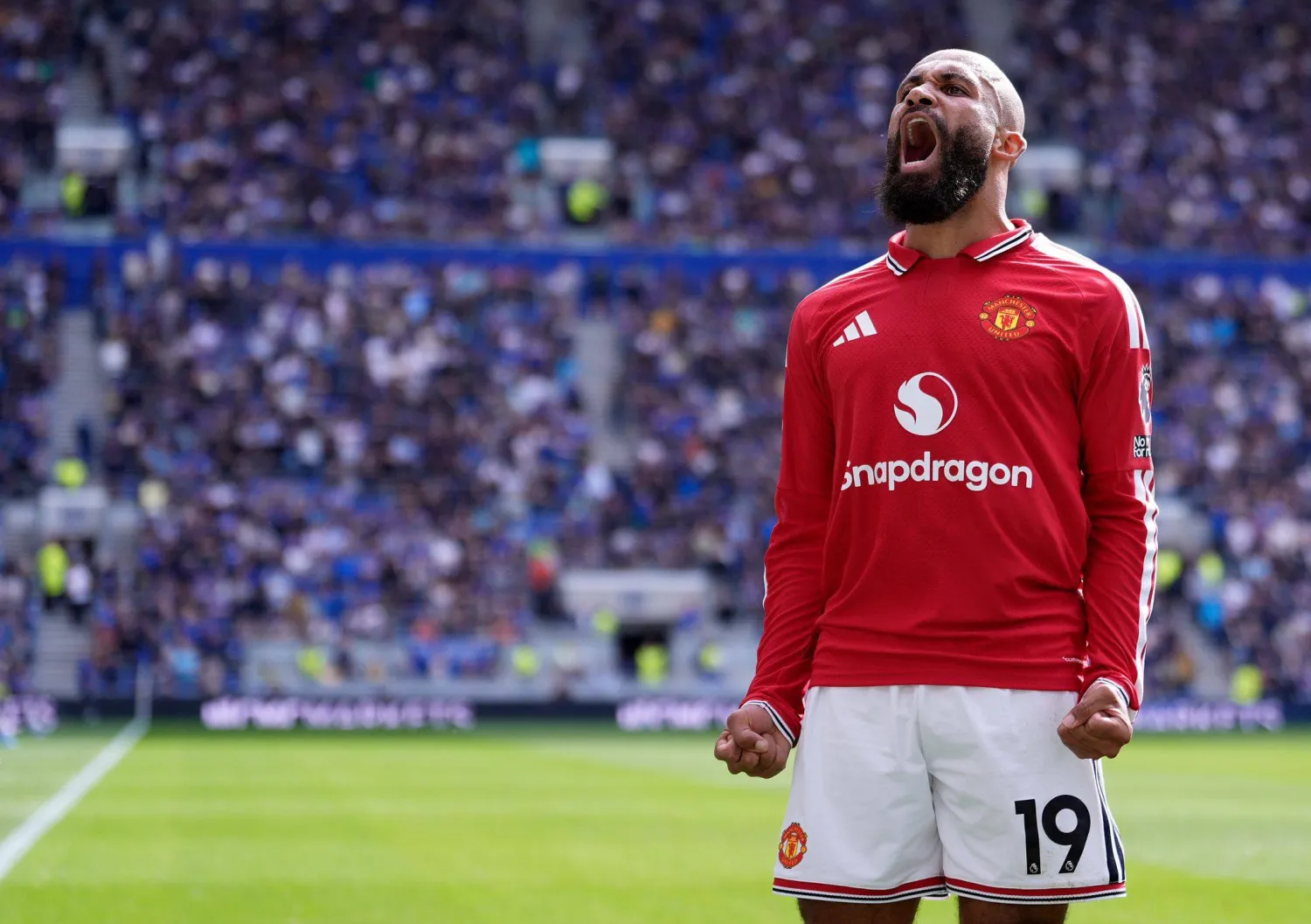 06 September 2026, United Kingdom, Liverpool: Manchester United's Bryan Mbeumo celebrates scoring his side's first goal during the English Premier League soccer match between Everton and Manchester United at Hill Dickinson Stadium. (dpa)