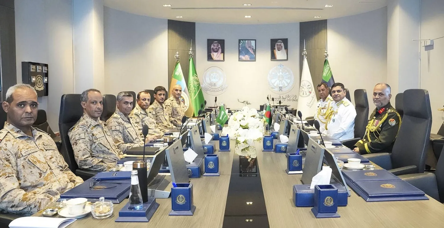 جانب من مباحثات رئيسي أركان القوات البحرية السعودية والبنغلاديشية في العاصمة الرياض (واس)