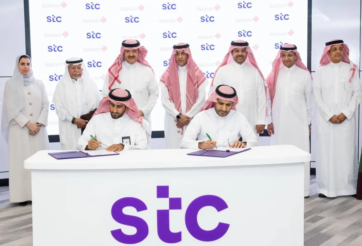 مركز الملك سلمان لأبحاث الإعاقة ومجموعة stc يوقّعان اتفاقية رعاية استراتيجية