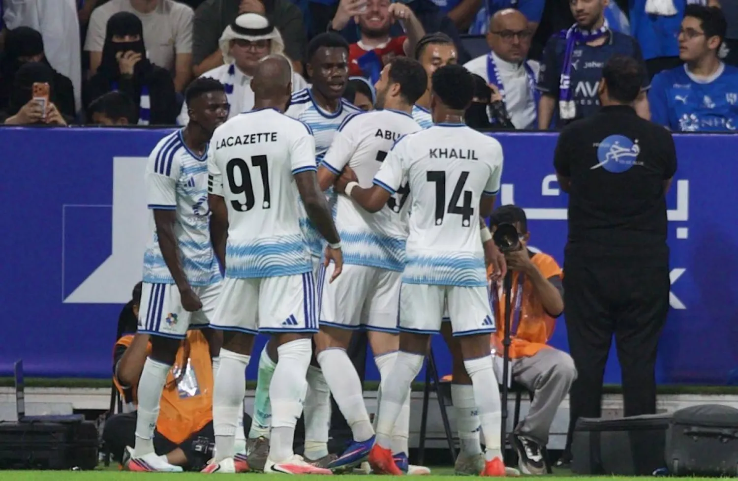 نجح نيوم بتحقيق نتيجة مفاجئة بالانتصار على الهلال (تصوير: نايف العتيبي) 