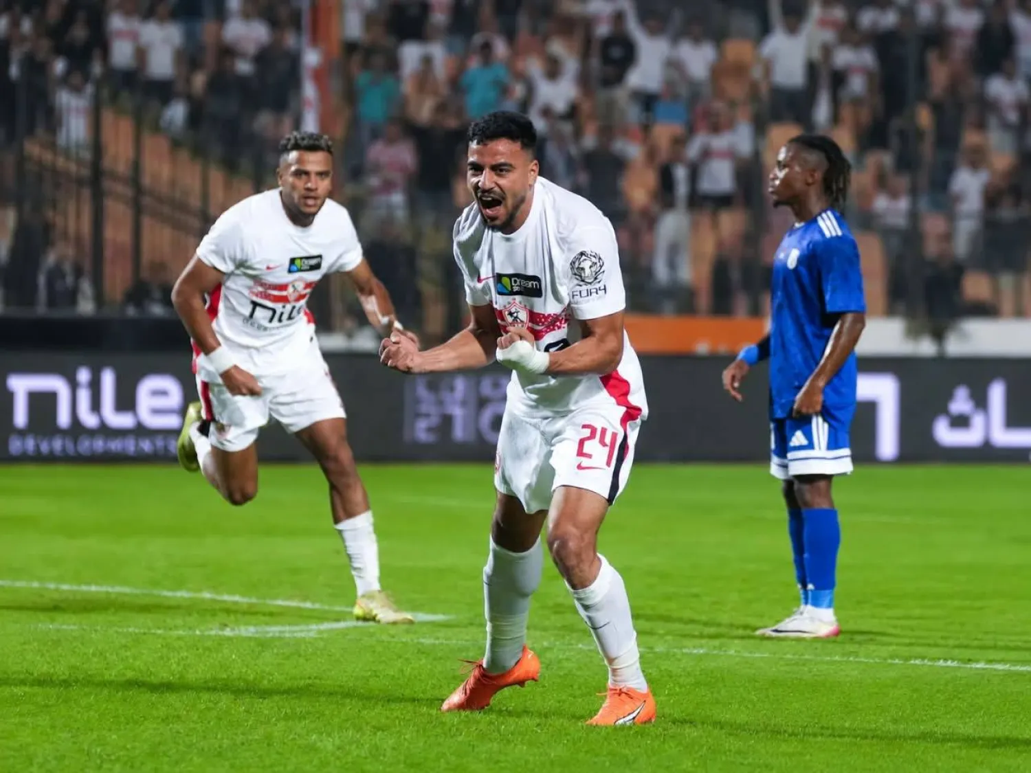 محمد إسماعيل يحتفل بهدف التقدم للزمالك في مرمى أبو قير (نادي الزمالك)