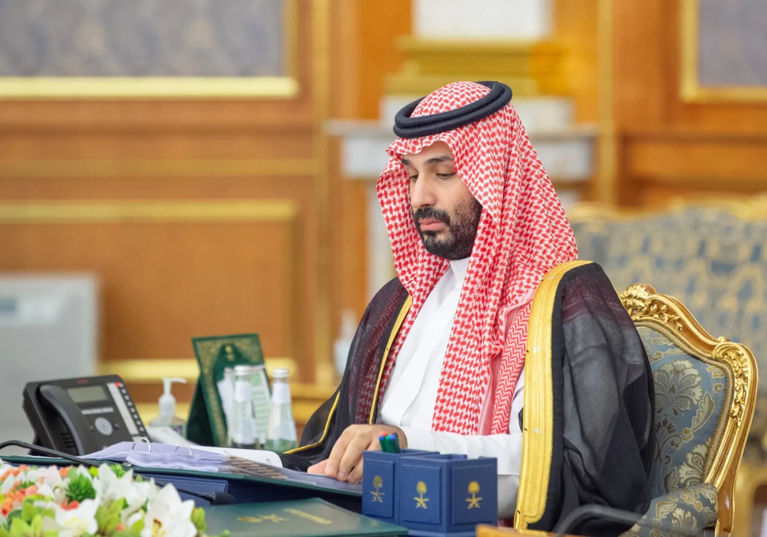 الأمير محمد بن سلمان لدى ترؤسه جلسة مجلس الوزراء في جدة الثلاثاء (واس)