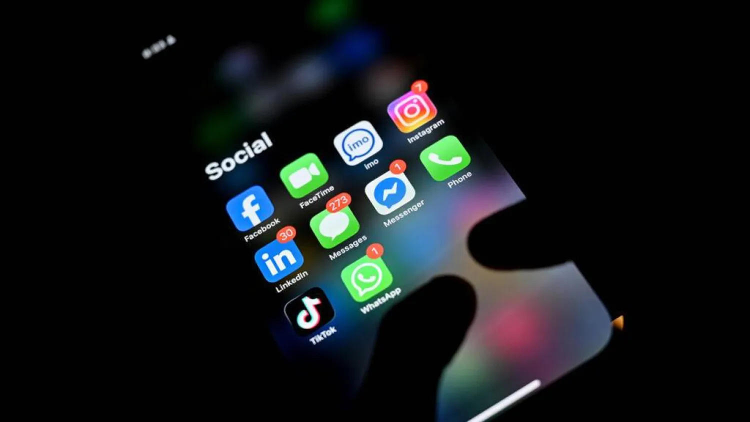 Australia could soon give citizens the choice to opt out of social media algorithms. Ishara S. KODIKARA / AFP
