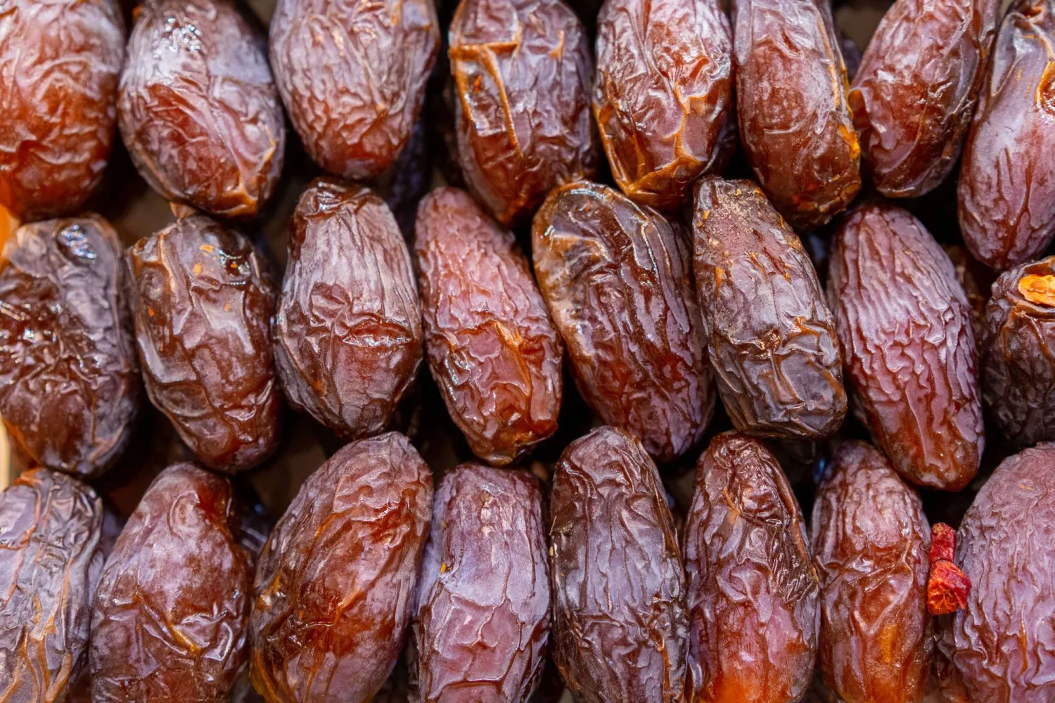 يُنصح مرضى السكري بالانتباه إلى كمية التمر المتناولة أكثر من التركيز على نوعه (بيكسلز)