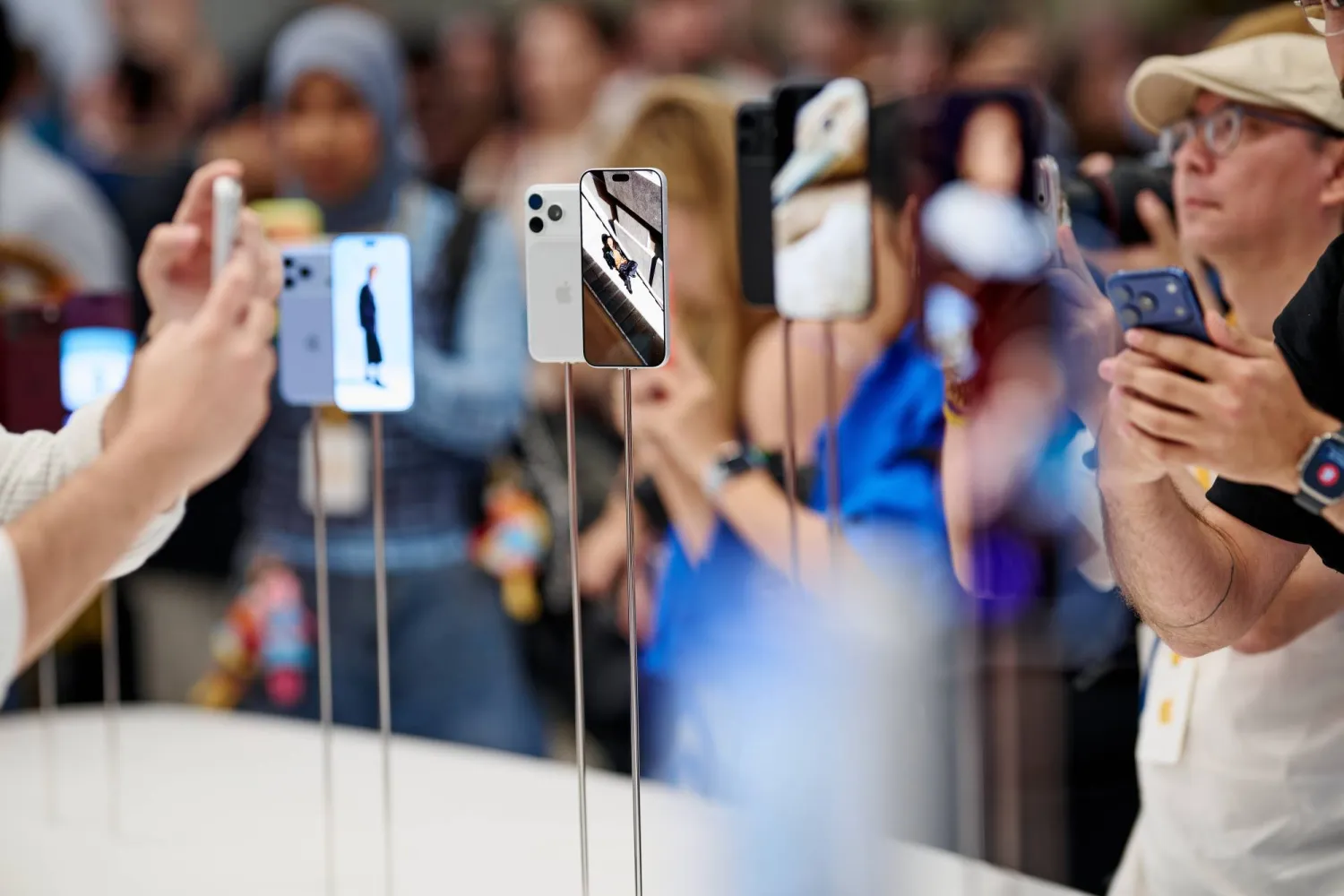بحسب متجر «أبل» السعودي تبدأ الطلبات المسبقة على «iPhone 18 Pro» و«iPhone 18 Pro Max» عند الساعة الثالثة بعد ظهر 12 سبتمبر بالتوقيت المحلي (إ.ب.أ)
