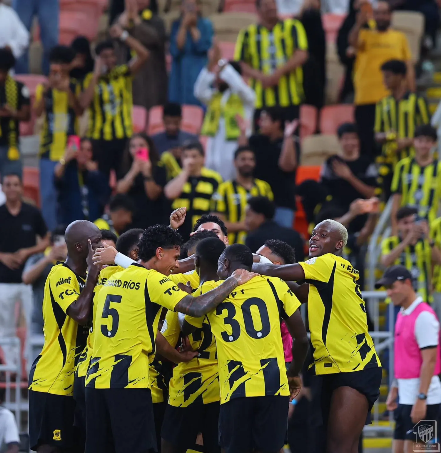 الاتحاد يختصر الطريق إلى الدوحة (نادي الاتحاد)