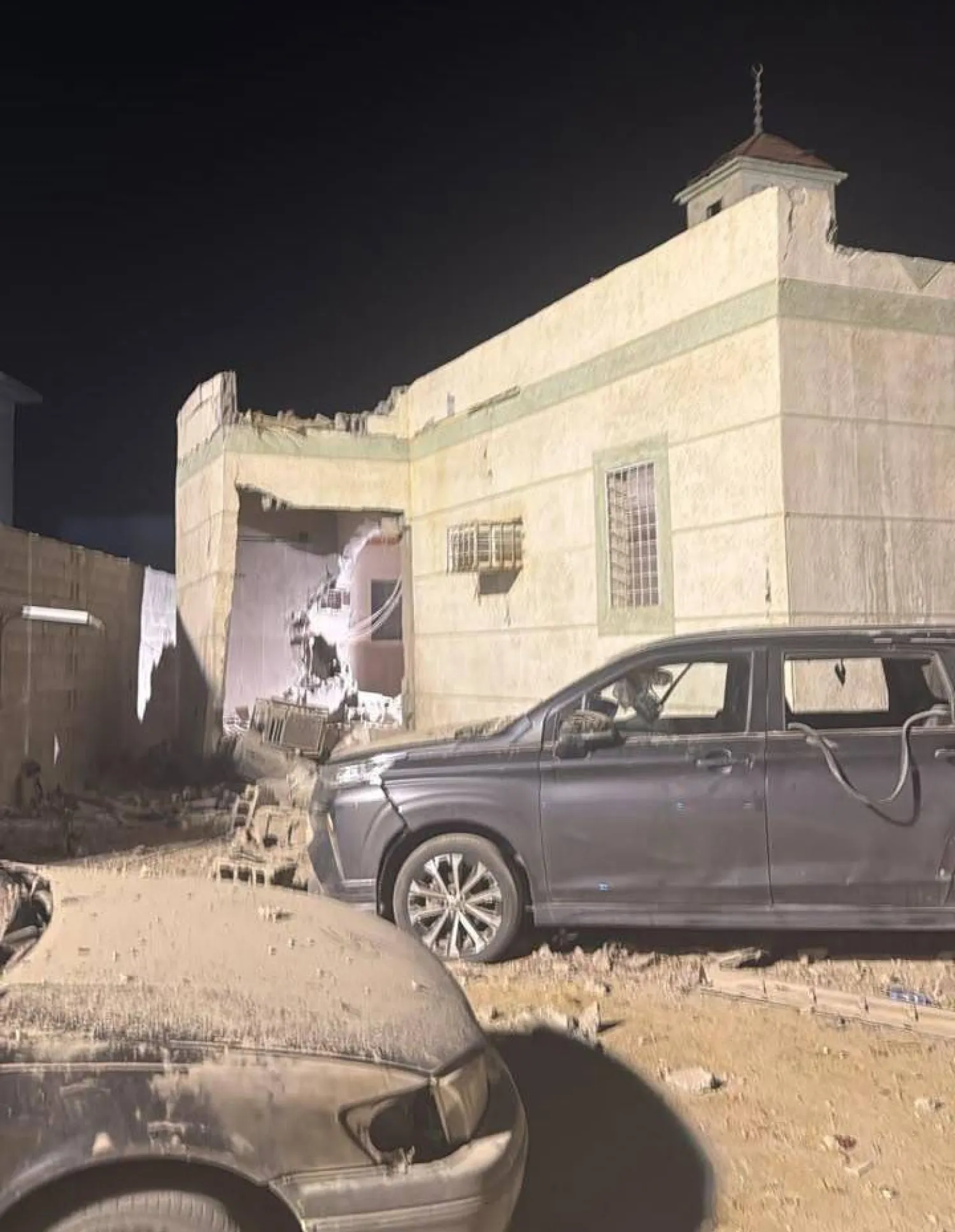 جانب من الأضرار التي لحقت بمسجد وأعيان مدنية في جازان _واس_