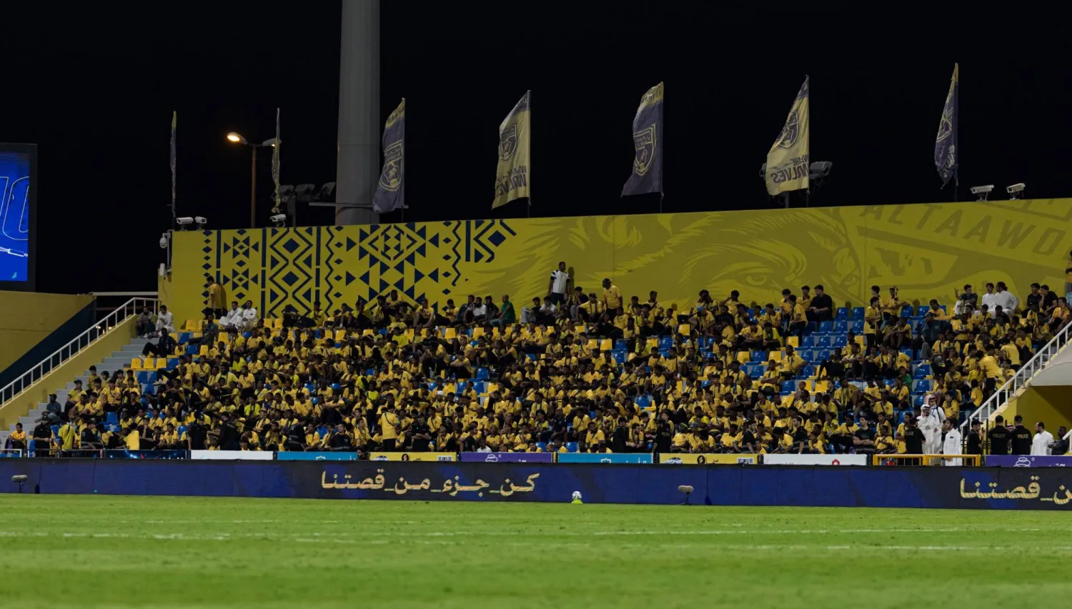 الهلال وصف الأهازيج التي أطلقت ضد لاعبه نيفيز بالمسيئة (موقع نادي الهلال)