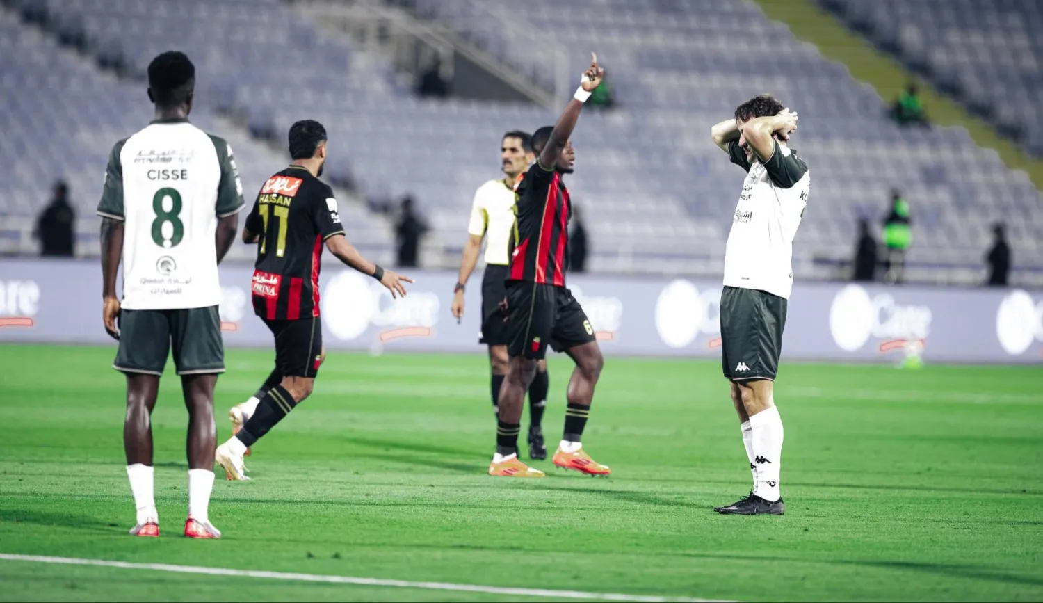 كيتا لاعب الرياض يحتفل بهدفه في الخلود (موقع نادي الرياض)