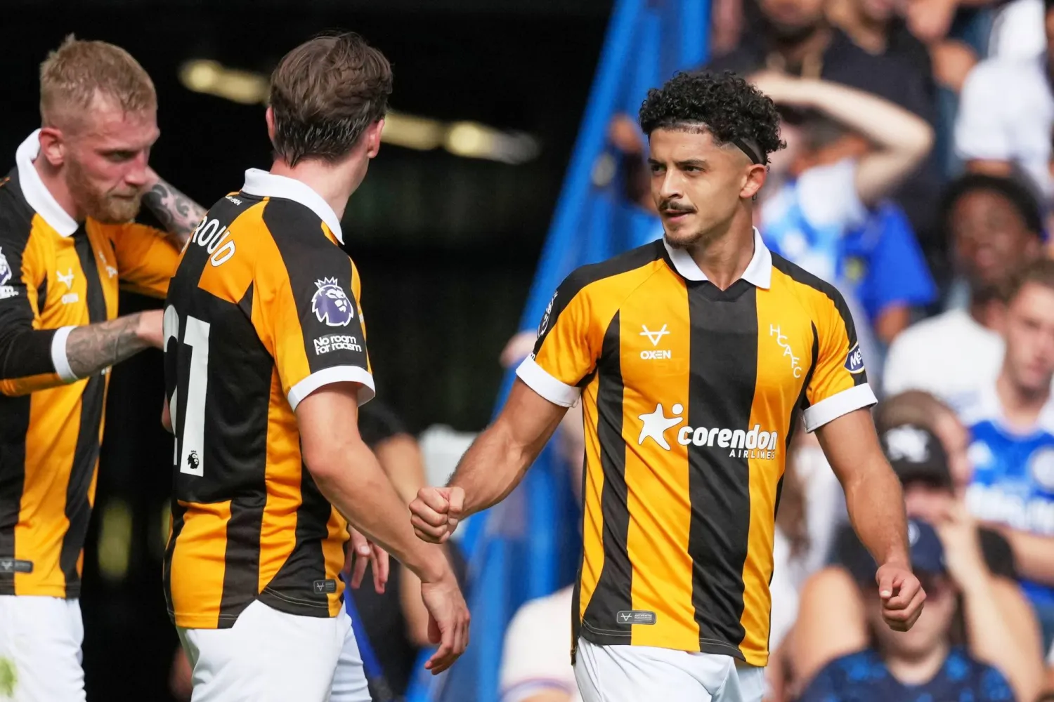  Hull City's Mohamed Belloumi celebrates after scoring his side's second goal during the English Premier League match between Chelsea and Hull City in London, Saturday, Sept. 12, 2026. (AP) 