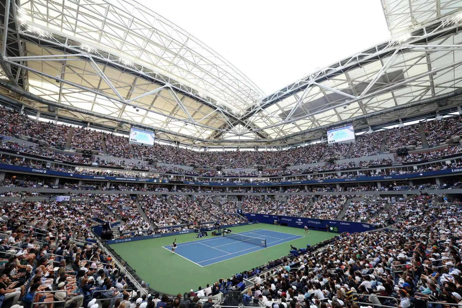 A general view of Ben Shelton of the United States in action against Alexander Zverev of Germany in their Men's Singles Final match on Day Fifteen of the 2026 US Open at USTA Billie Jean King National Tennis Center on September 13, 2026 in the Flushing neighborhood of the Queens borough of New York City. (Getty Images/AFP)