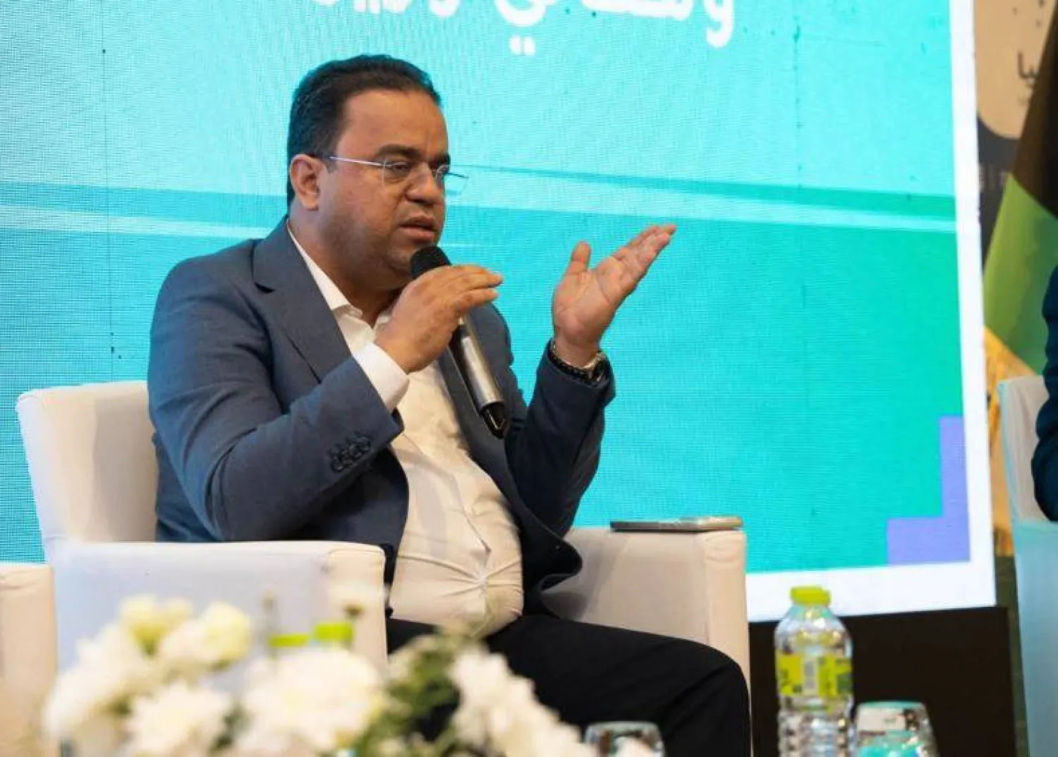 وزير العمل بحكومة «الوحدة» الليبية علي العابد في جلسة حوارية بطرابلس أغسطس الماضي (صفحة الوزارة)