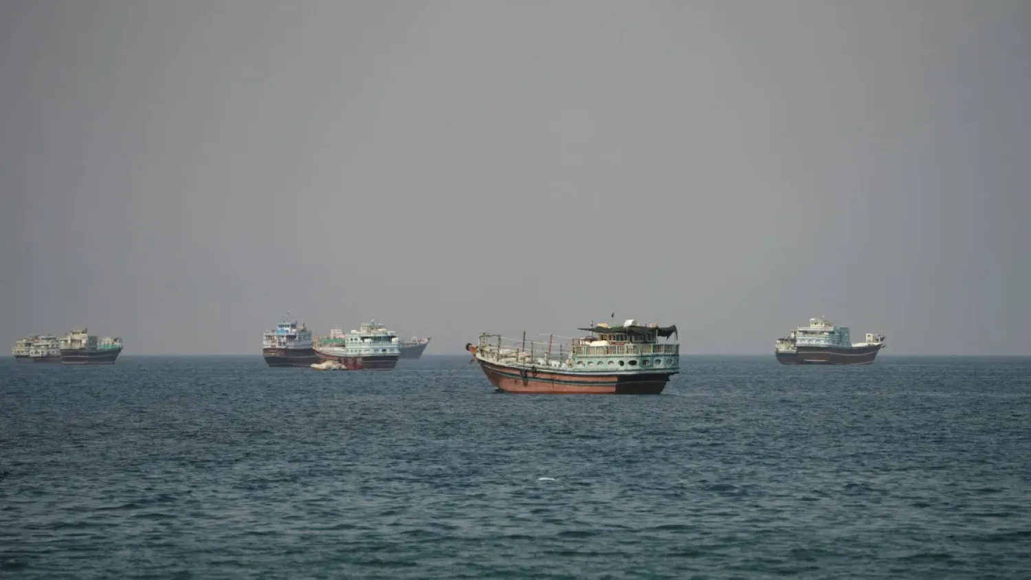 Hürmüz'de iki tanker saldırıda hasar gördü... Trump İran konusunda karar aşamasında