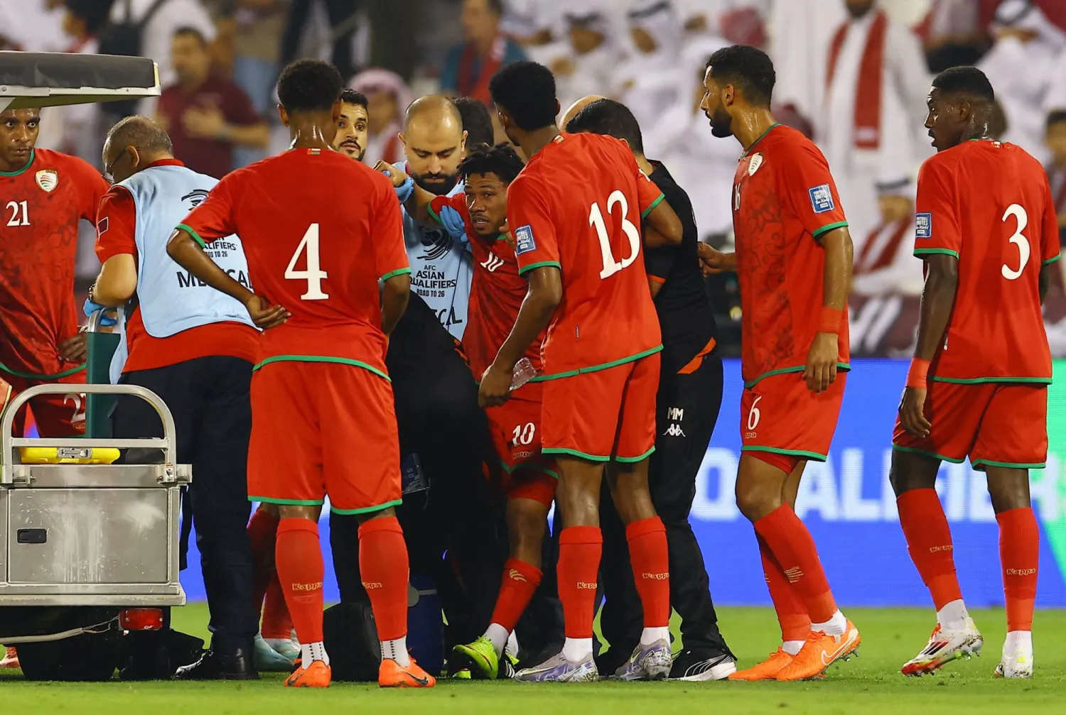 منتخب عمان خلال التصفيات الآسيوية الأخيرة (رويترز)
