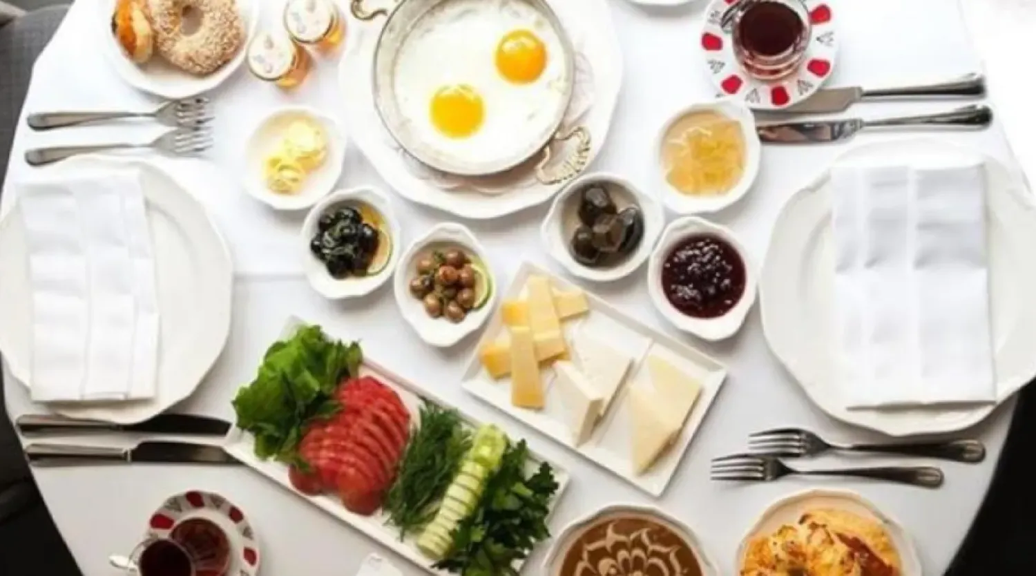 لا توجد كمية واحدة من البروتين تناسب الجميع في وجبة الإفطار (رويترز)