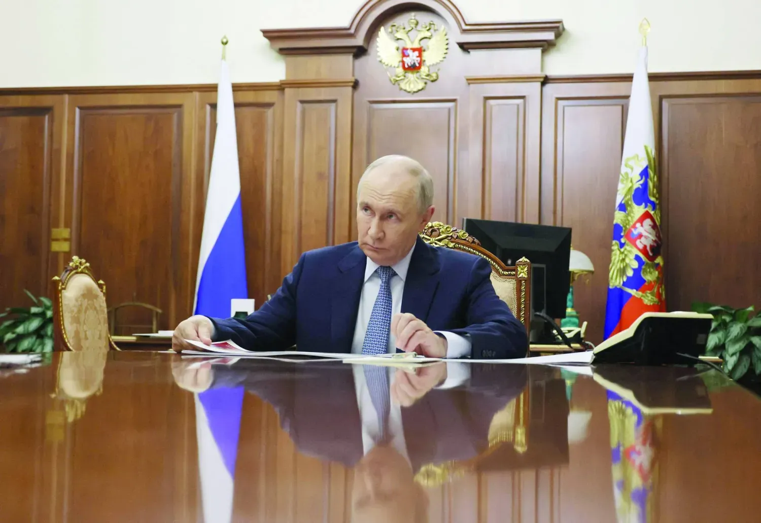 Rusya Devlet Başkanı Vladimir Putin, 15 Eylül 2026'da Moskova'da bir toplantıya başkanlık ederken (AFP)