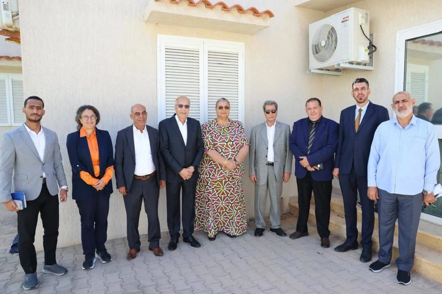 المبعوثة الأممية هانا تيتيه ونائبتها ستيفاني خوري عقب لقاء مع وفد من تجمع «الرؤية الوطنية» الليبي في طرابلس الثلاثاء (البعثة الأممية)