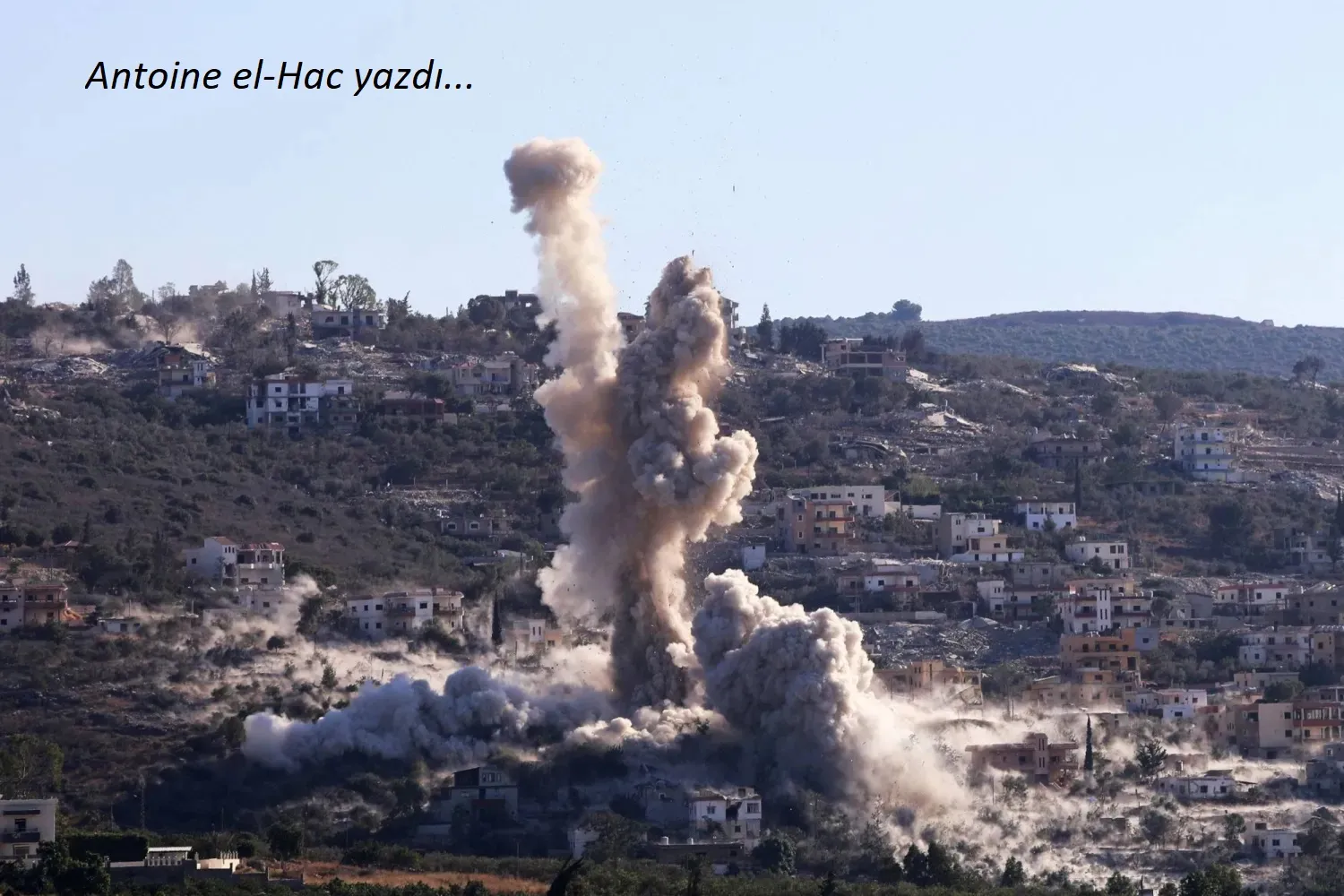 İsrail bombardımanı sonucu Güney Lübnan semalarında yükselen duman (AFP)