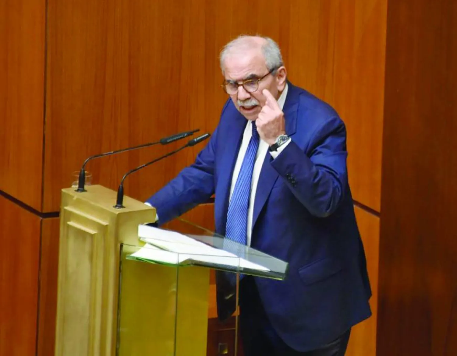 رئيس الحكومة اللبنانية متحدثاً أمام مجلس النواب (الوكالة الوطنية للإعلام)