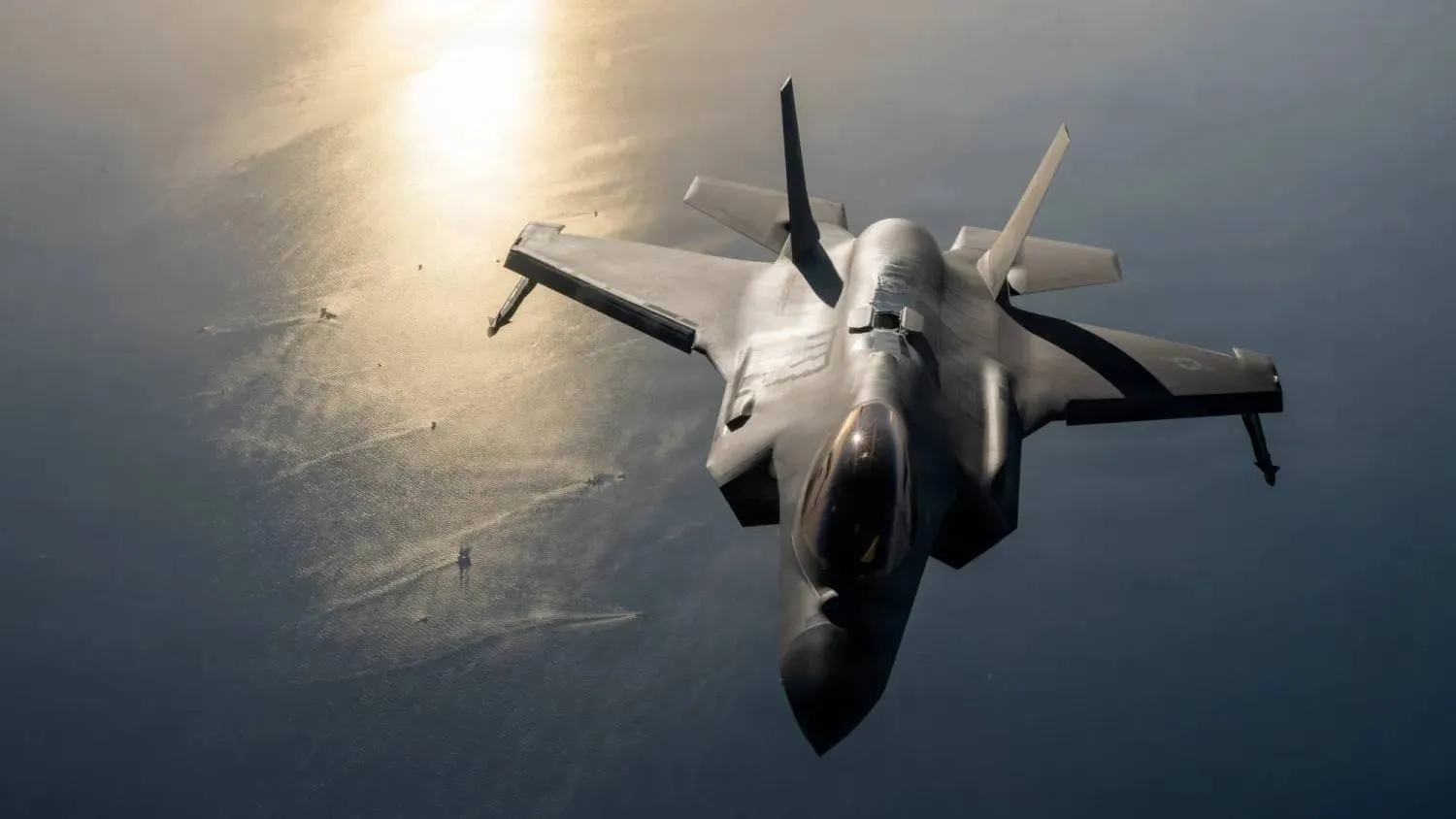 An F-35 stealth warplane. Photo: CENTCOM