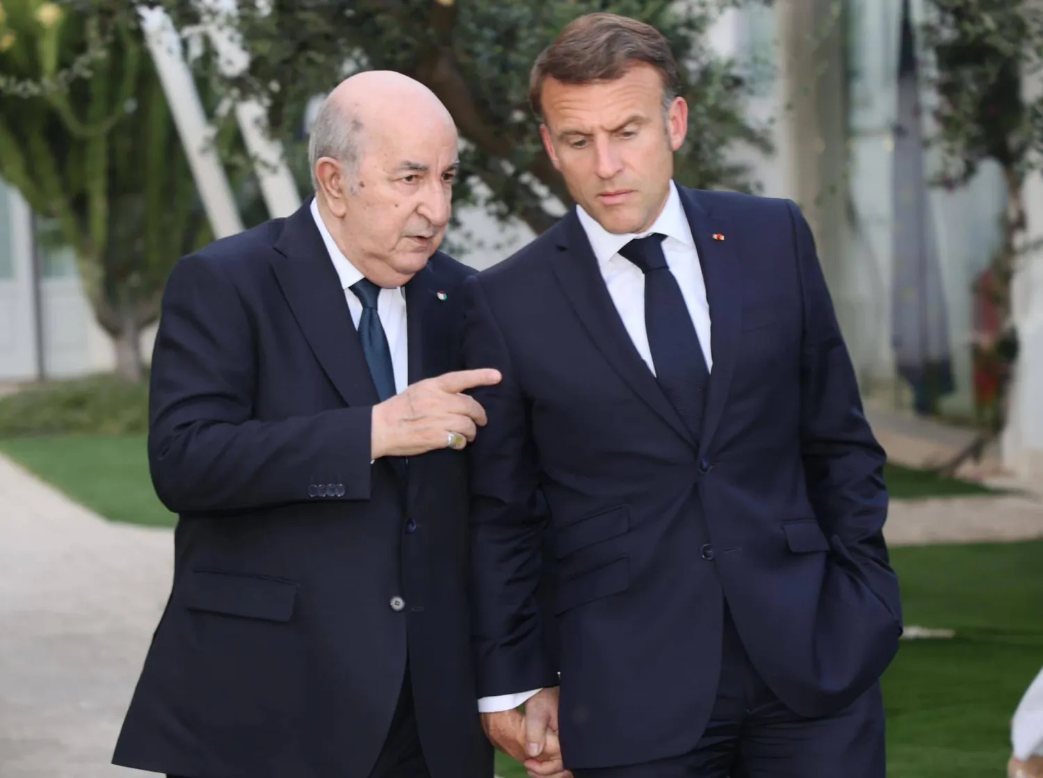 الرئيسان الجزائري والفرنسي على هامش قمة السبعة الكبار بإيطاليا في يونيو 2024 (الرئاسة الجزائرية)