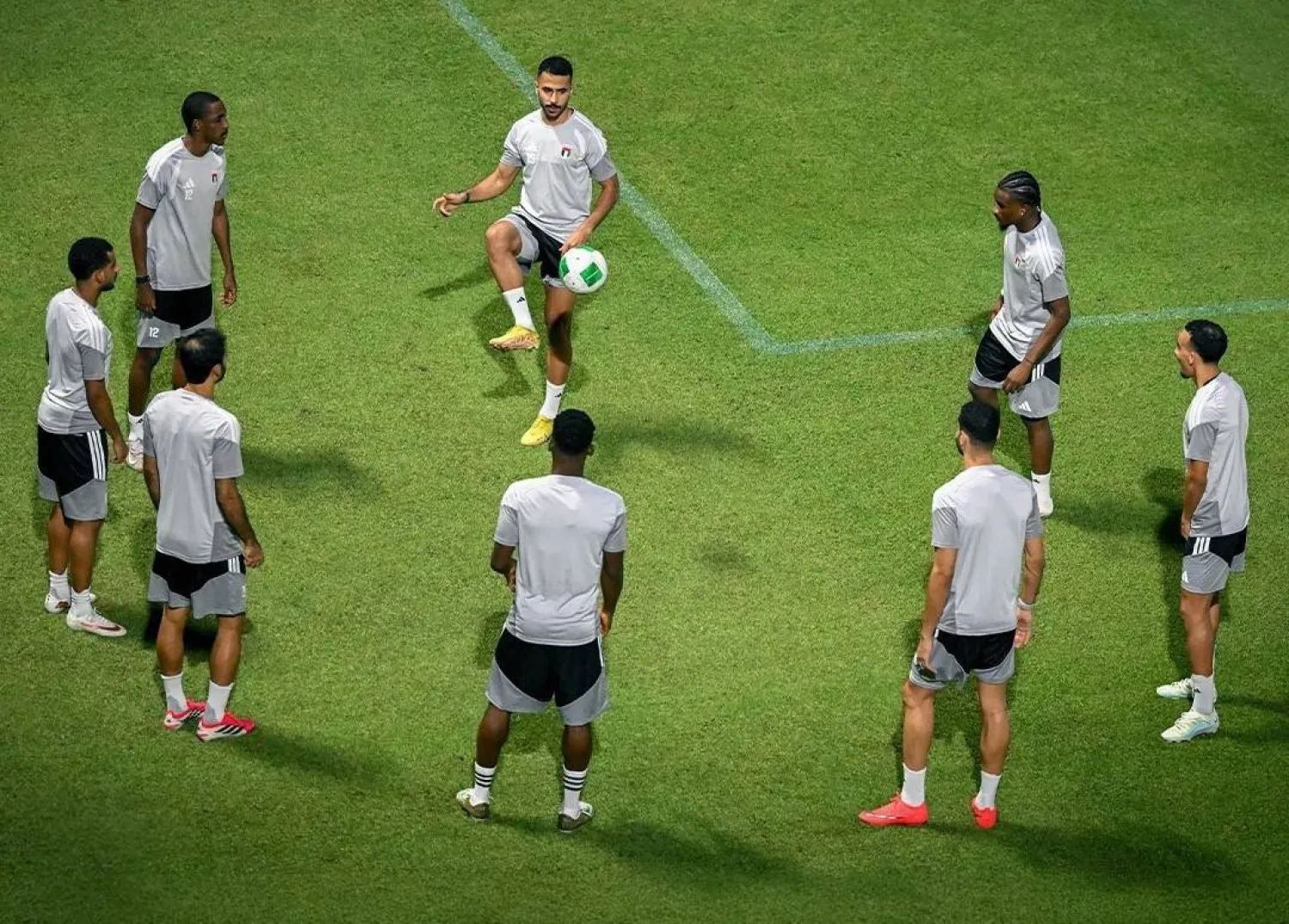 تتطلع الإمارات لاستعادة هيبتها المتضررة في آخر 3 نسخ من كأس الخليج لكرة القدم (منتخب الإمارات)