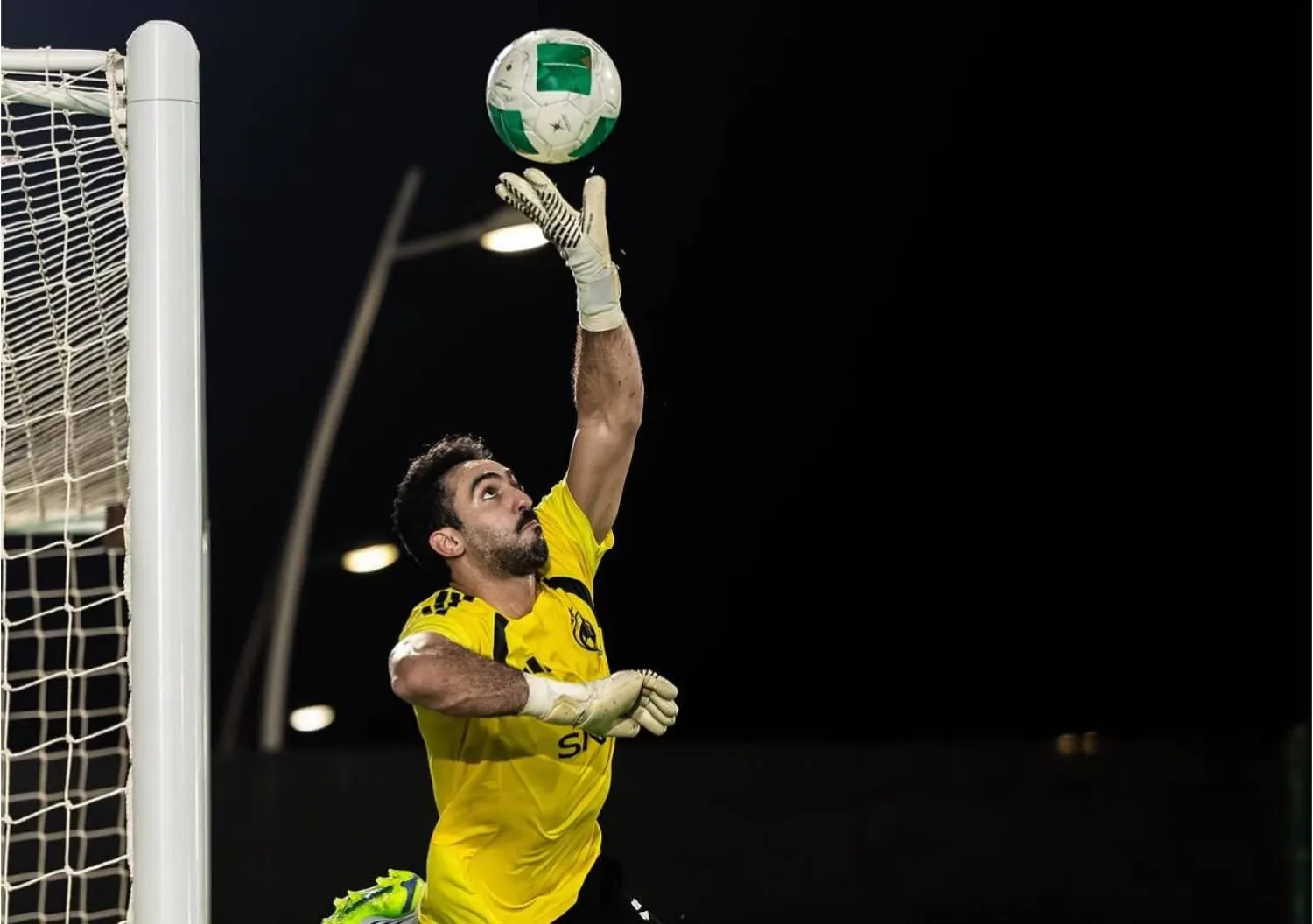 نواف العقيدي حارس مرمى المنتخب السعودي (حساب اللاعب)