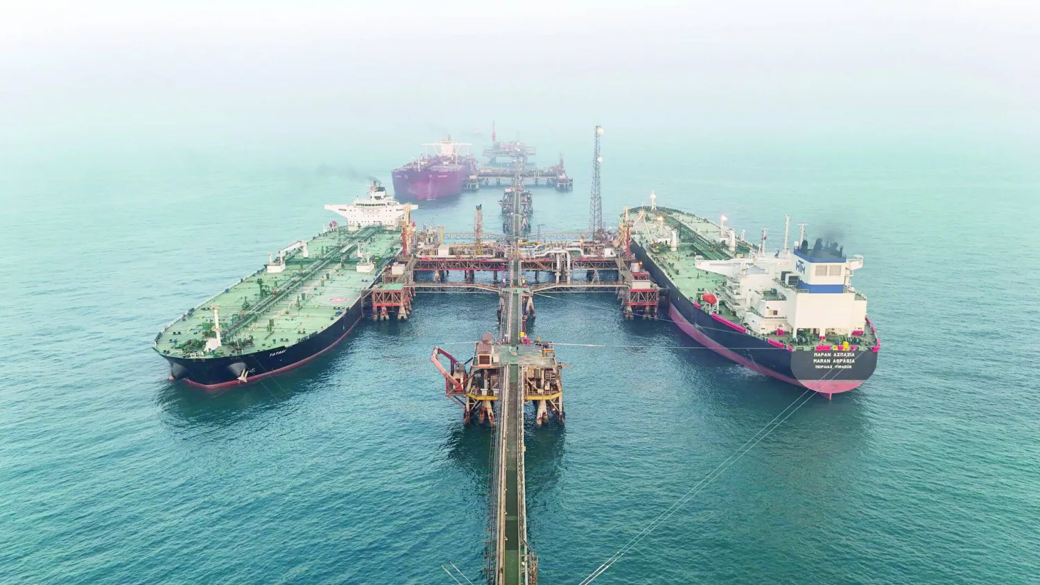 Oil tankers in Basra port (Reuters)