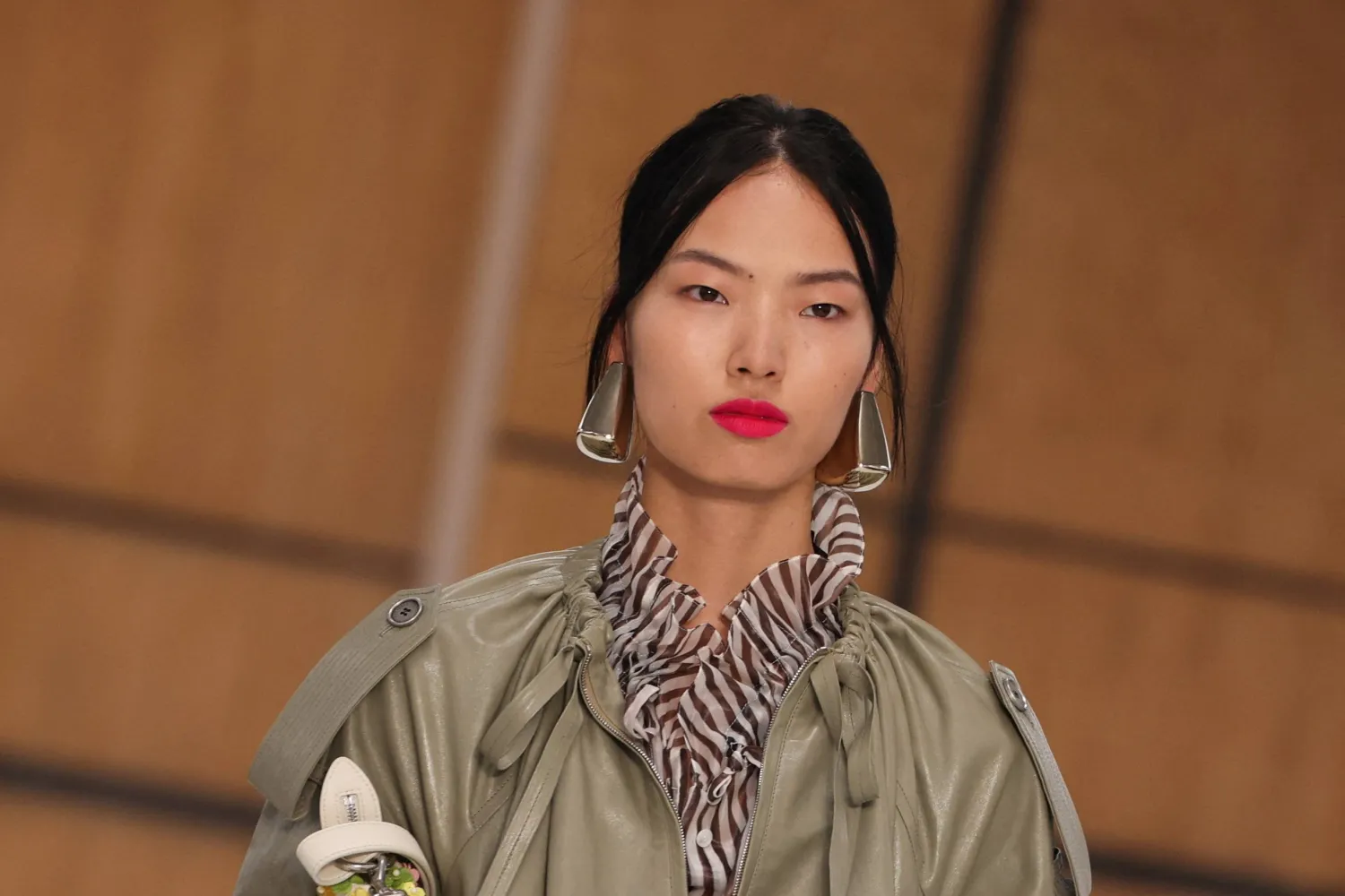  A model presents a creation at the Burberry Spring/Summer 2027 collection show during London Fashion Week, in London, Britain, September 21, 2026. (Reuters)