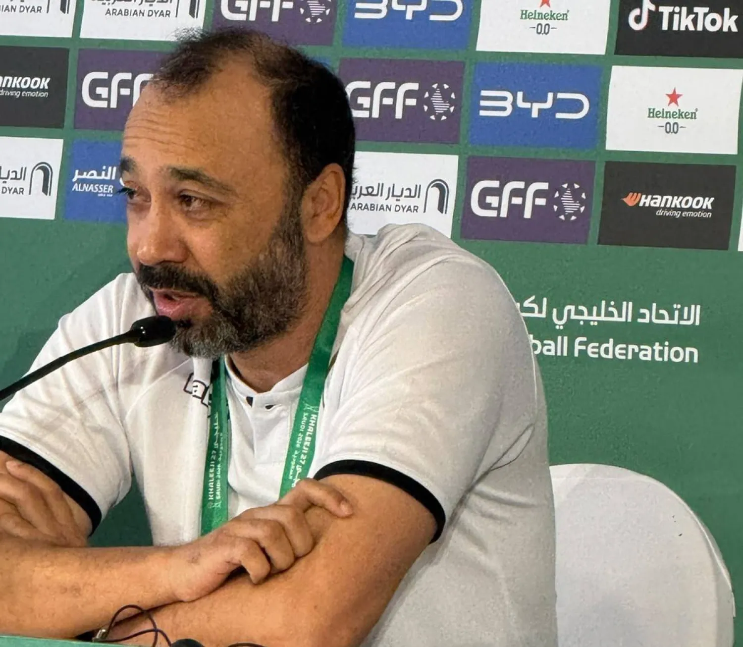 طارق السكتيوي مدرب منتخب عمان (الشرق الأوسط)