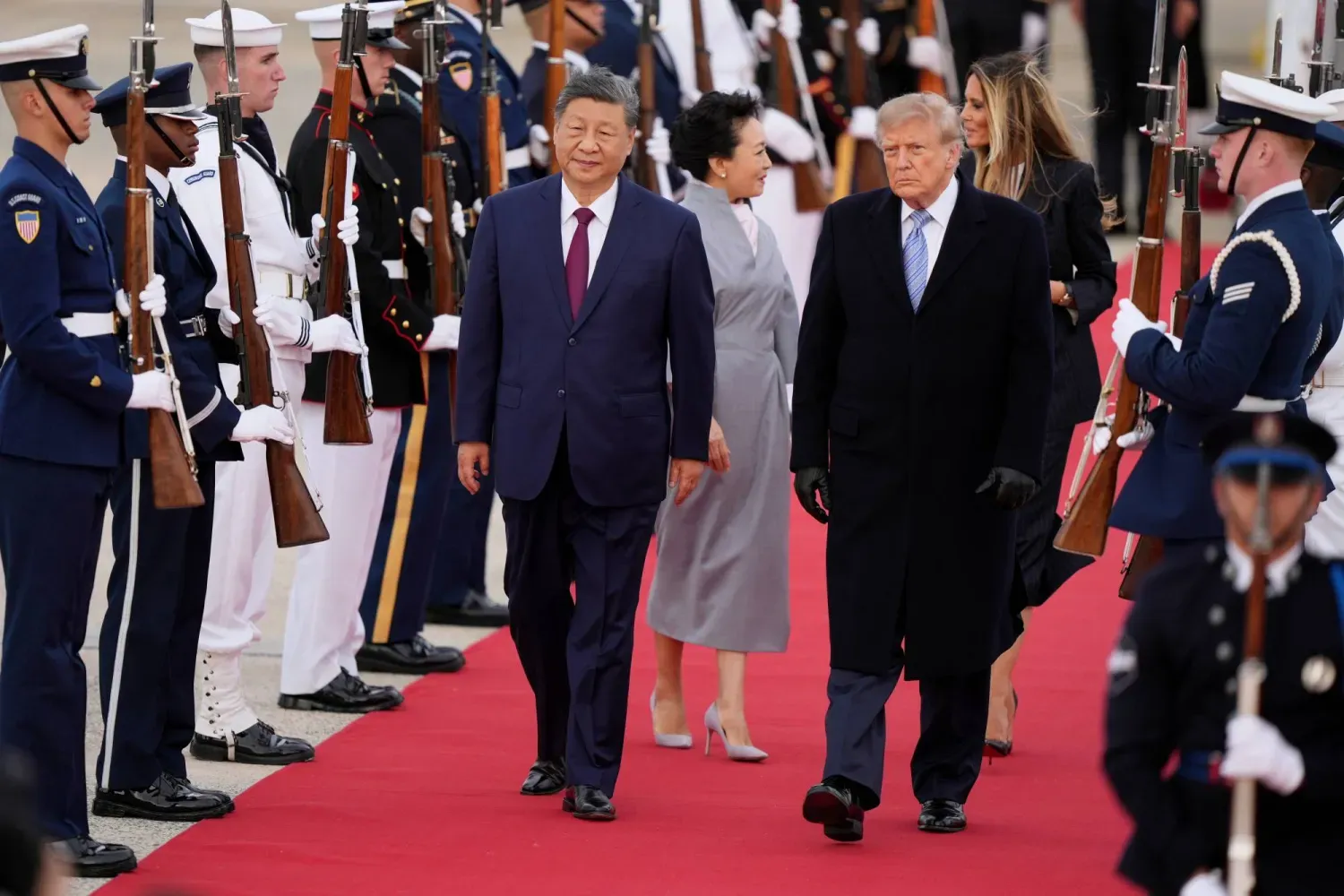 ABD Başkanı Donald Trump ve First Lady Melania Trump, Çin Devlet Başkanı Şi Cinping ve eşi Peng Liyuan’ı karşıladı (AP)