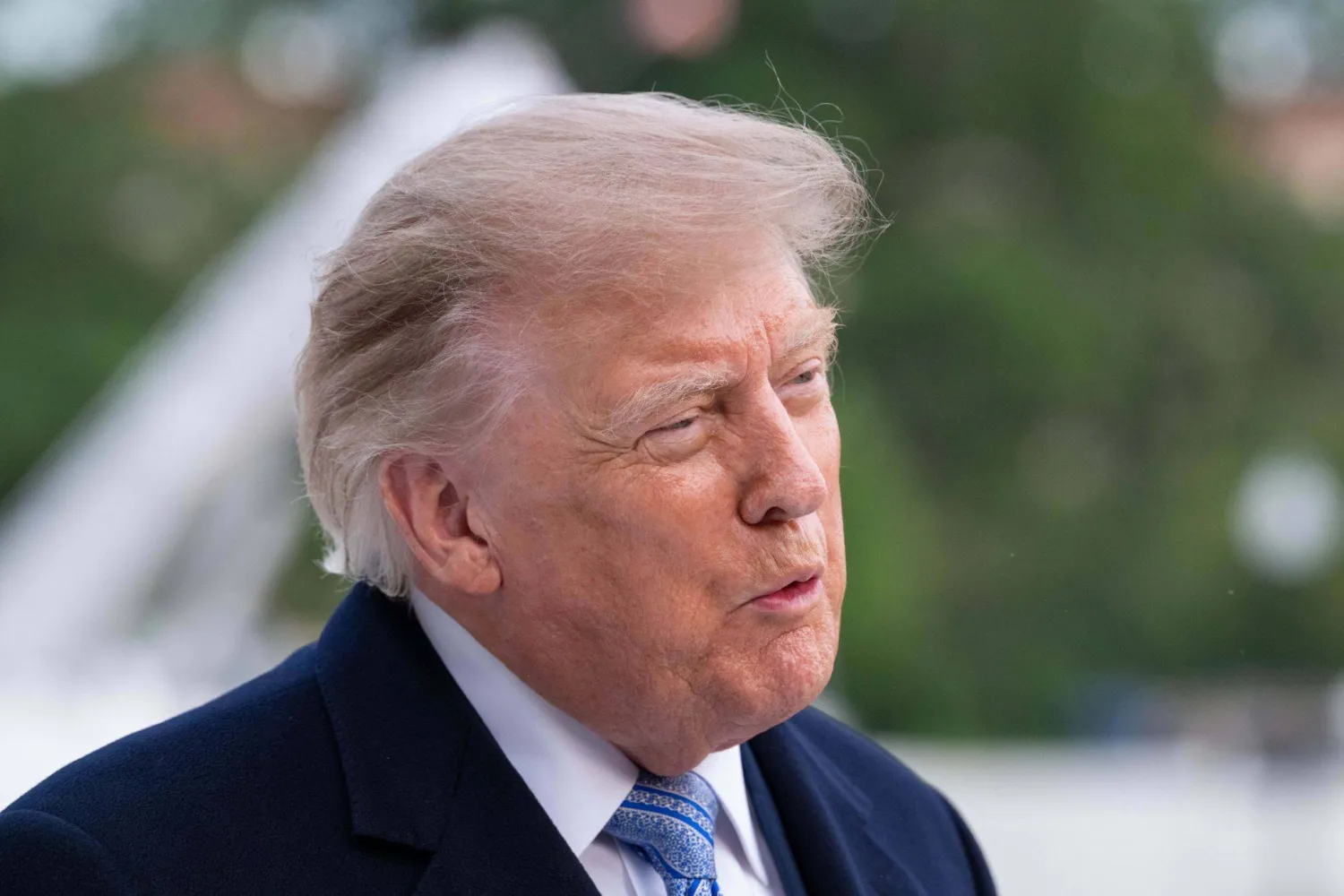 23 September 2026, US, Washington: US President Donald Trump arrives back at the White House aboard Marine One after travelling to Joint Base Andrews to welcome Chinese President Xi Jinping. Photo: Matt Kaminsky/ZUMA Press Wire/dpa