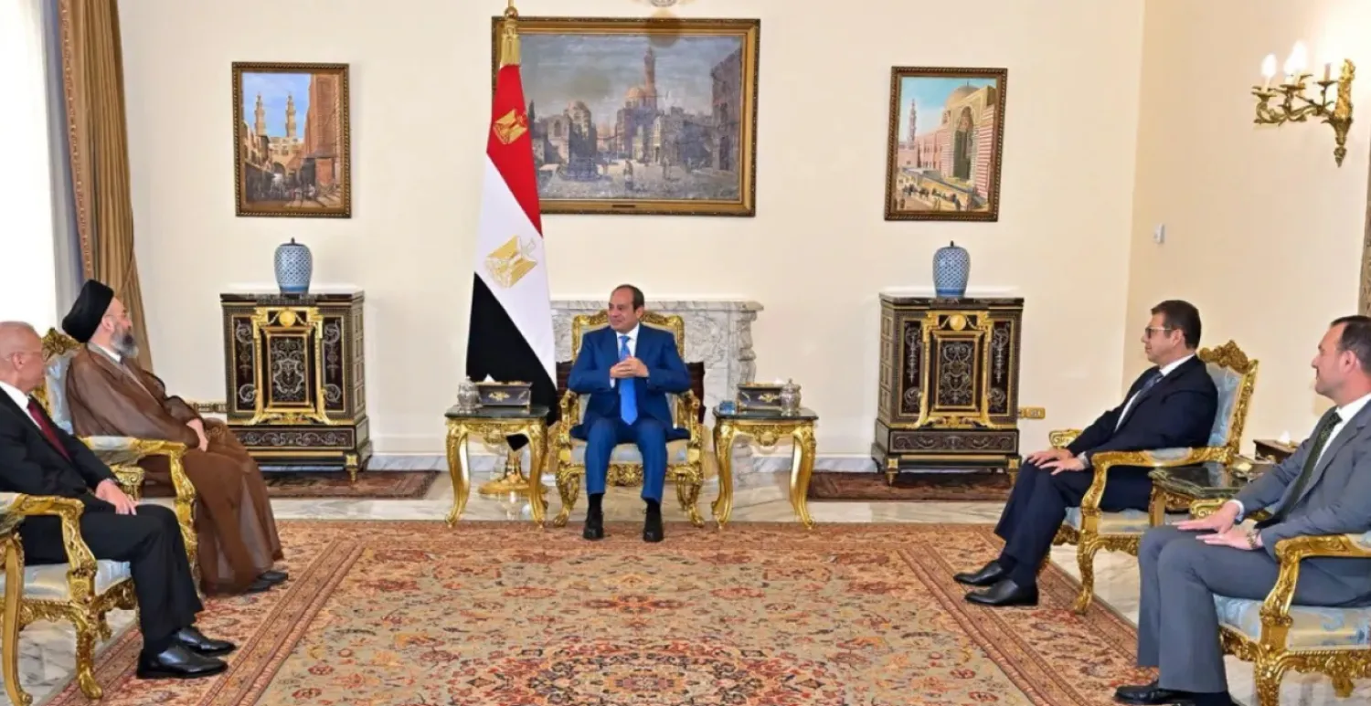 Egyptian President Abdel Fattah al-Sisi holds talks with the head of Iraq’s Hikma Movement in Cairo on Thursday. (Egyptian Presidency)