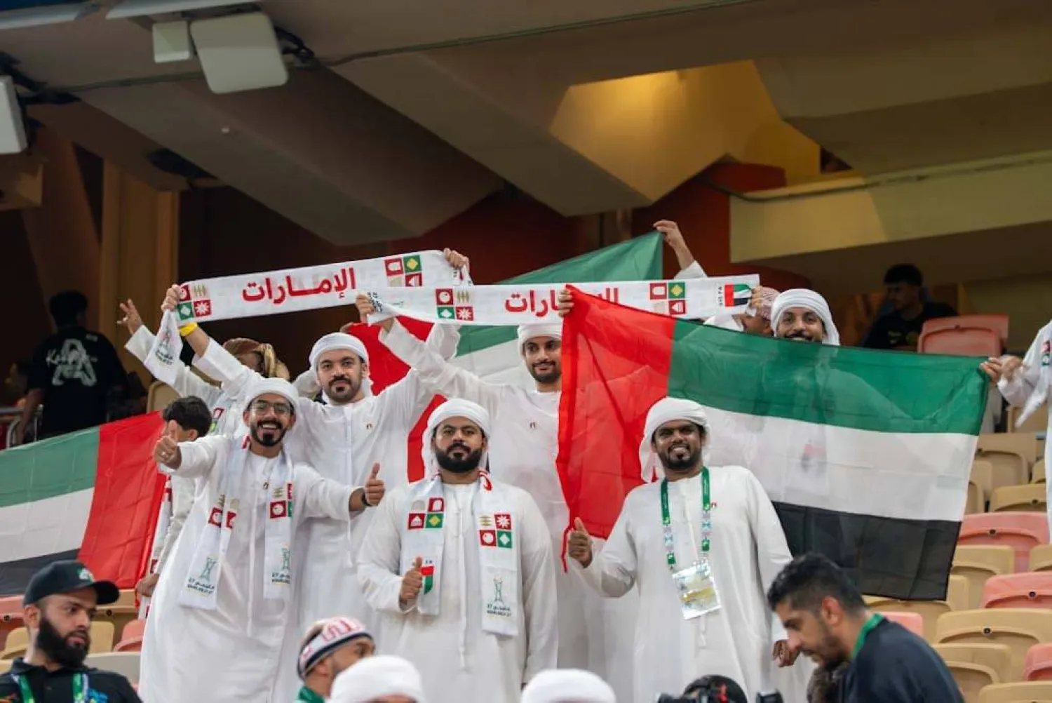 جماهير إماراتية تساند منتخب بلادها أمام اليمن (الاتحاد الإماراتي لكرة القدم)