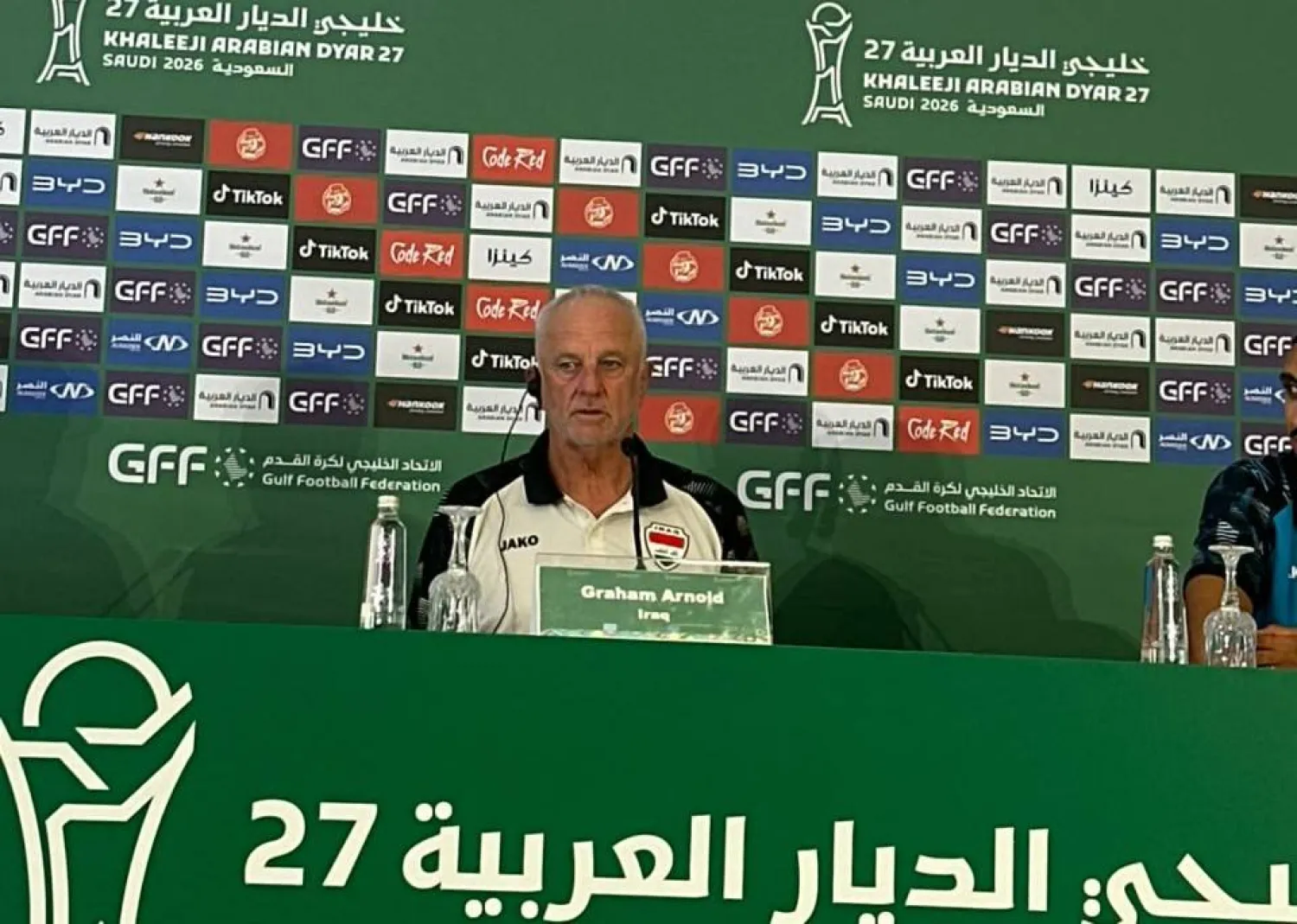 الأسترالي غراهام أرنولد مدرب المنتخب العراقي (الشرق الأوسط)