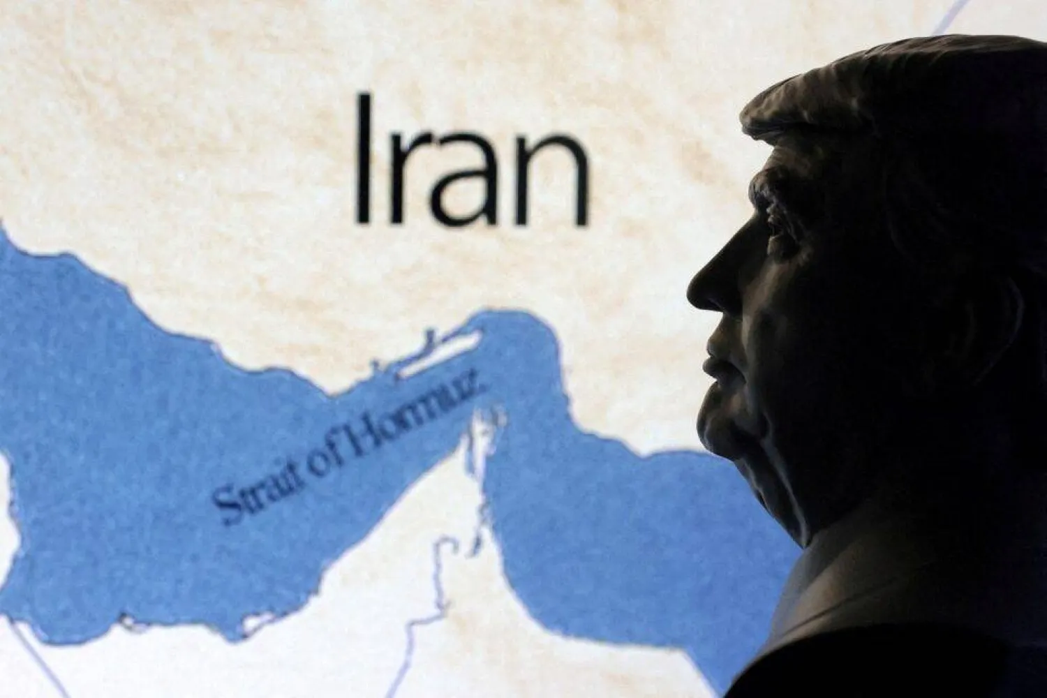 ترمب يرفض مقترح إيران لفتح «هرمز»... وطهران «لا تخطط لتحركات عسكرية» (تغطية حية)