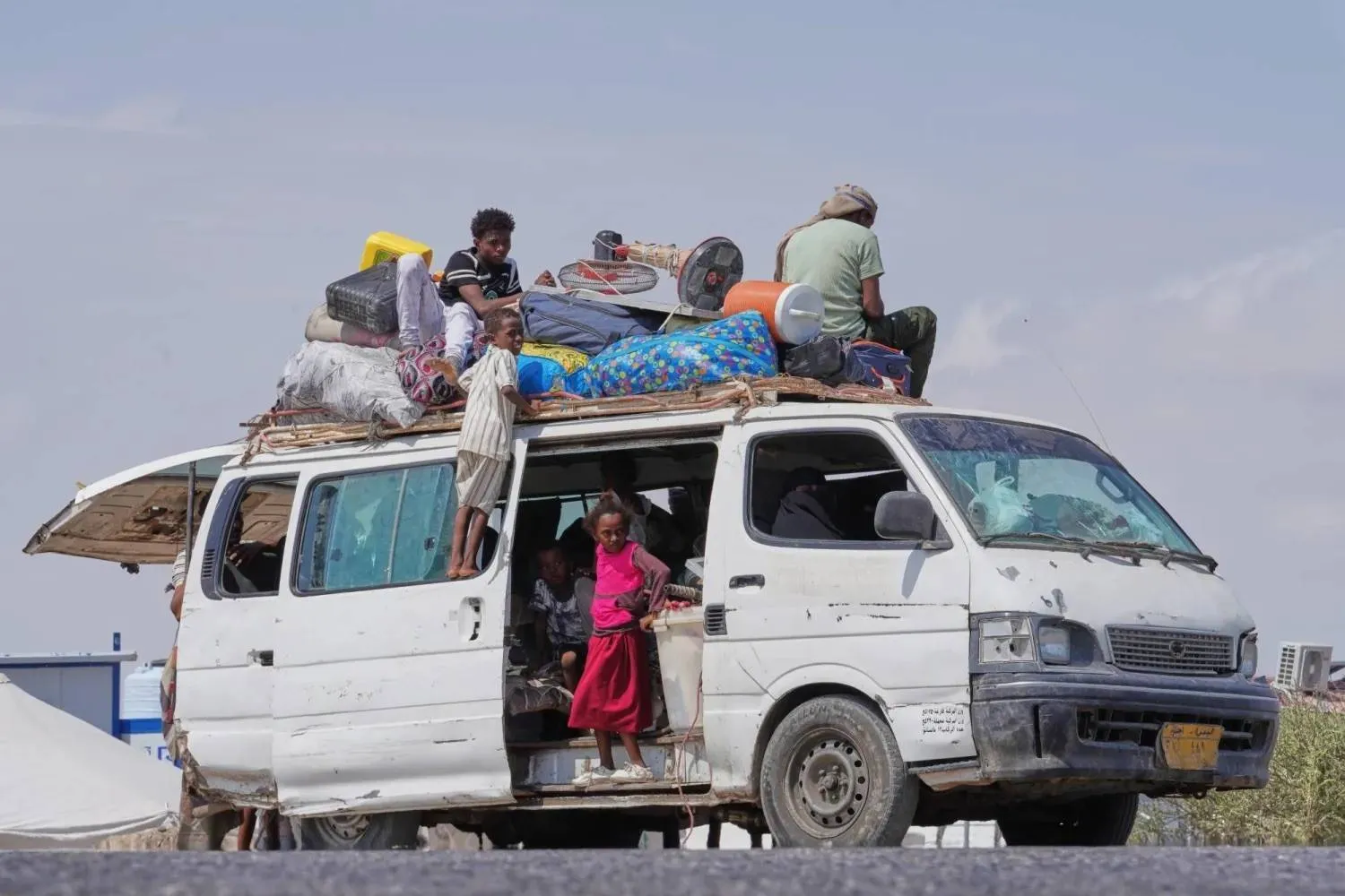 Yemeni displaced people who fled Houthi attacks on the western coast (AP) 