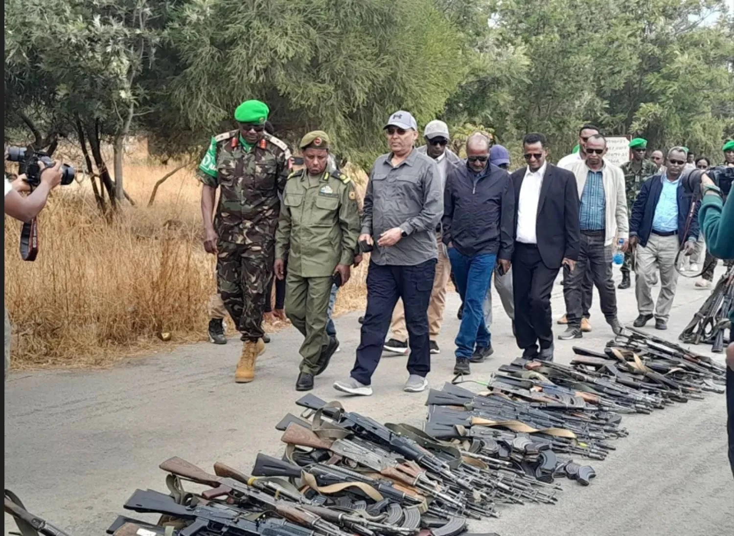 Gunmen in Tigray hand over light weapons to Ethiopian defense forces earlier (Ethiopian News Agency)