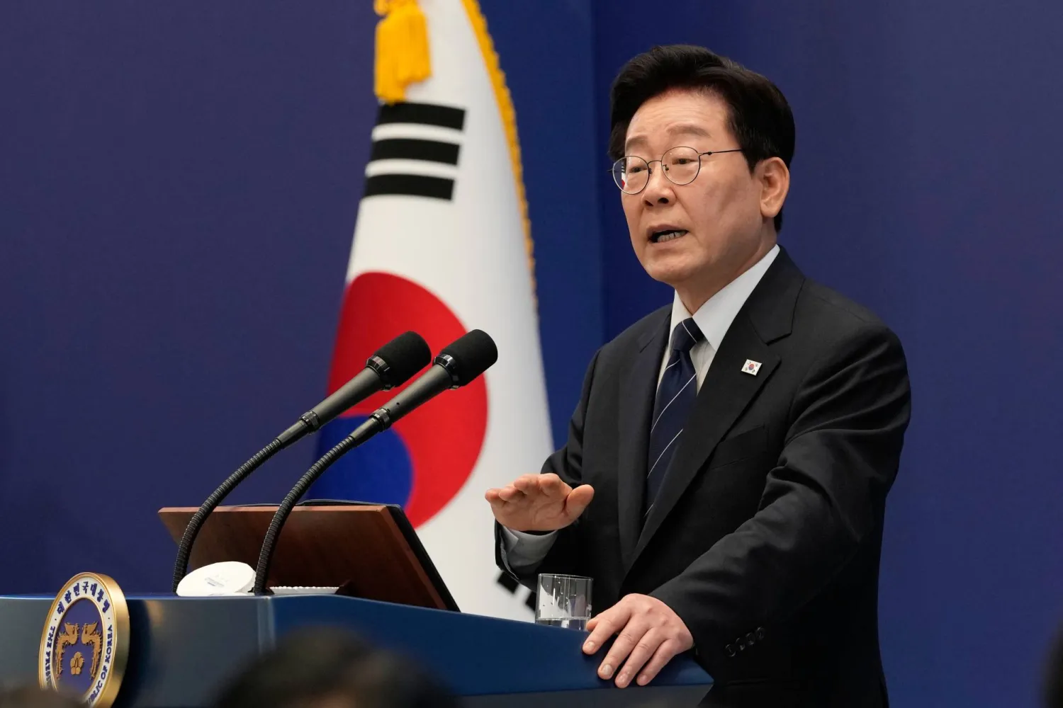  South Korean President Lee Jae Myung speaks during a press conference at the presidential Blue House in Seoul, South Korea, Friday, Sept. 18, 2026. (AP Photo/Ahn Young-joon, Pool) 